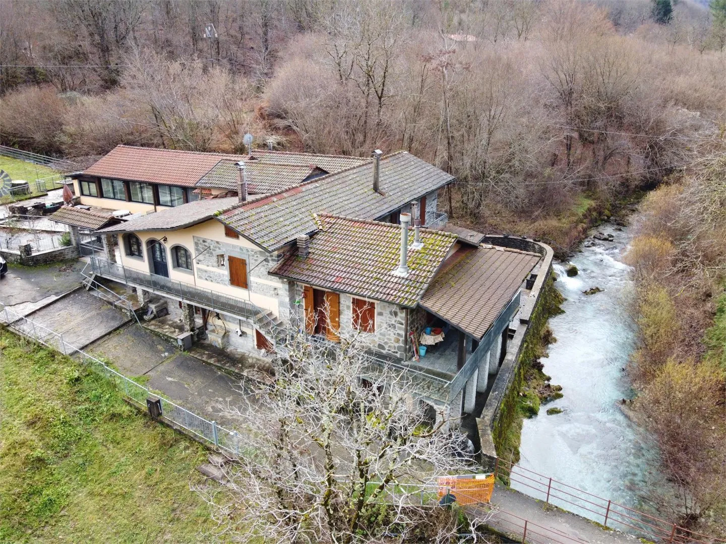 Historic 1648 Mill House in Garfagnana with Streams and Chestnut Grove - Image 1