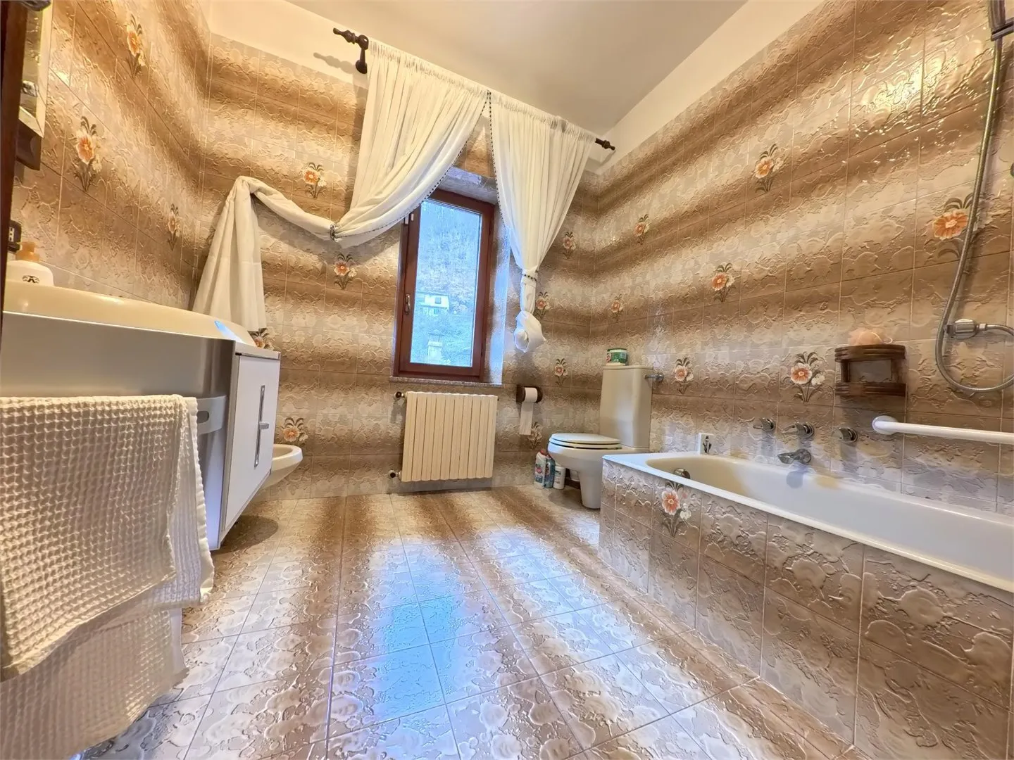 Historic 1648 Mill House in Garfagnana with Streams and Chestnut Grove - View image 20 of 35