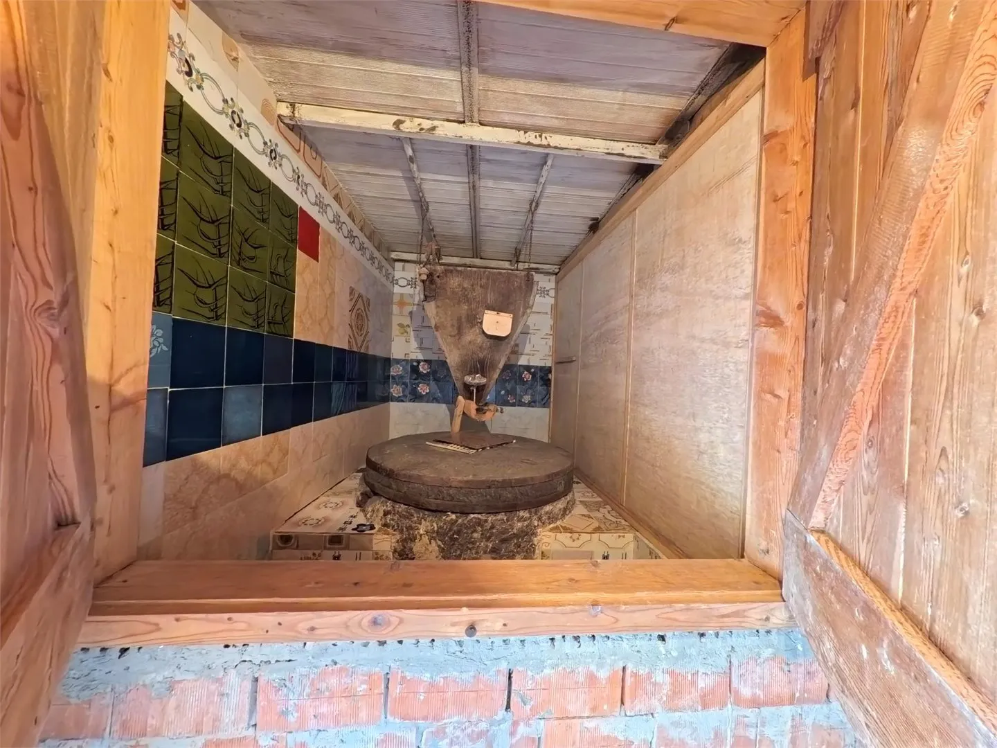 Historic 1648 Mill House in Garfagnana with Streams and Chestnut Grove - View image 27 of 35