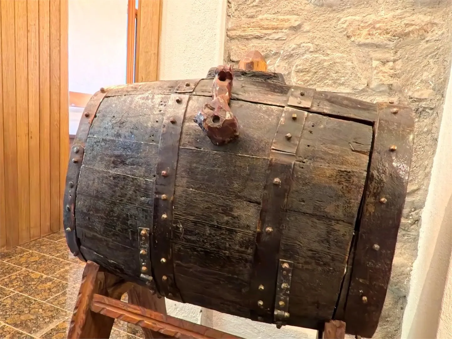 Historic 1648 Mill House in Garfagnana with Streams and Chestnut Grove - View image 33 of 35