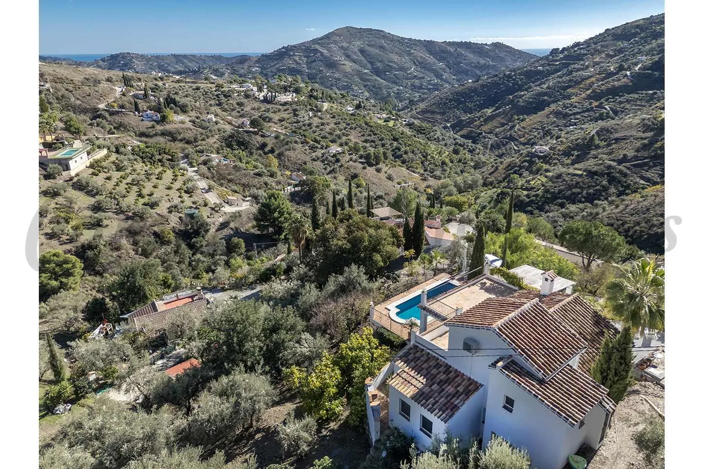 Cómpeta Casa de campo de 3 dormitorios con piscina y amplios jardines - Ver imagen 16 de 20