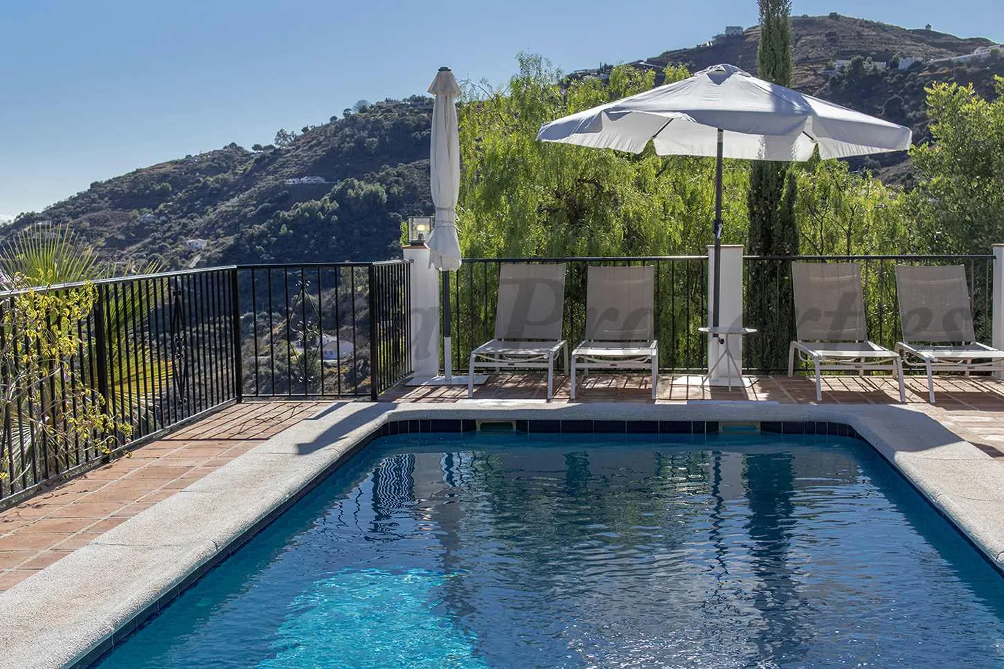 Cómpeta Casa de campo de 3 dormitorios con piscina y amplios jardines - Ver imagen 14 de 20