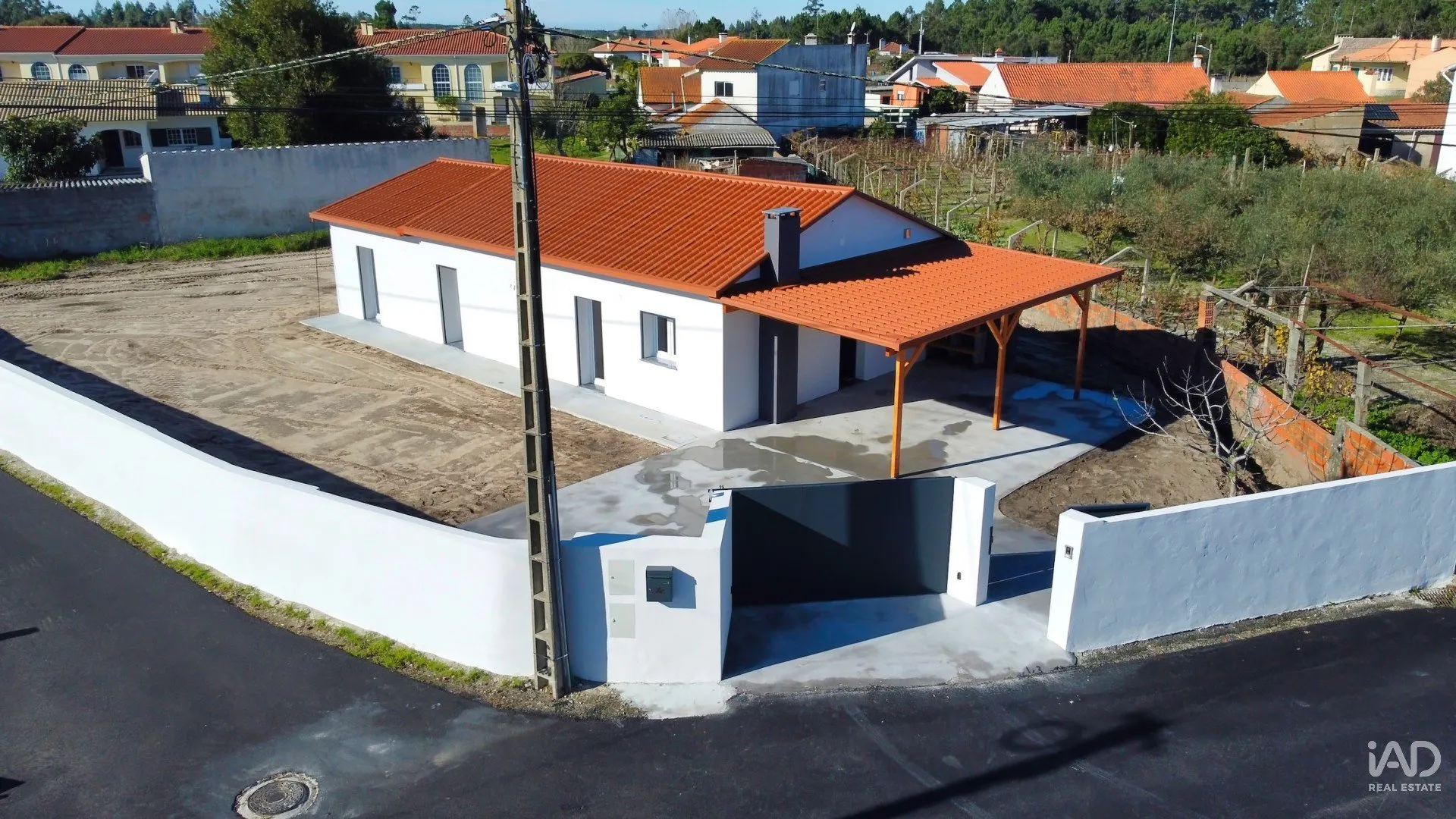 Furnished 3-Bedroom House with Garden in Coastal Marinha Grande - Image 3