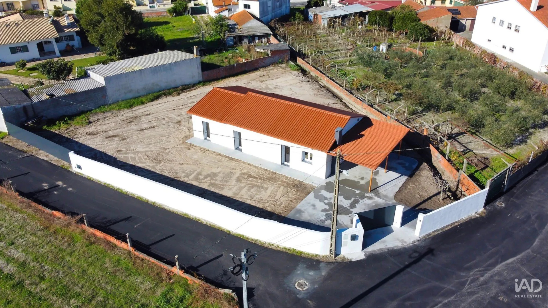 Furnished 3-Bedroom House with Garden in Coastal Marinha Grande - View image 6 of 27