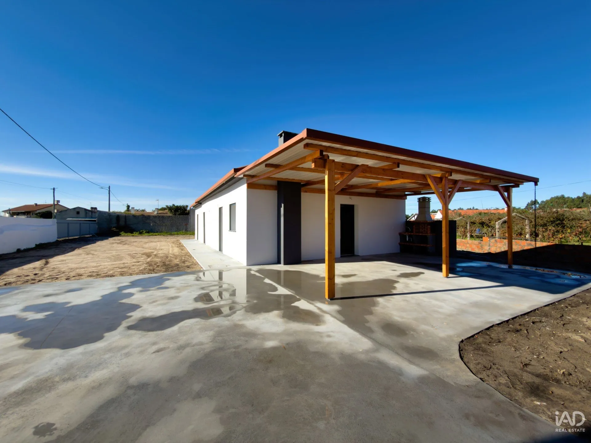 Furnished 3-Bedroom House with Garden in Coastal Marinha Grande - View image 8 of 27