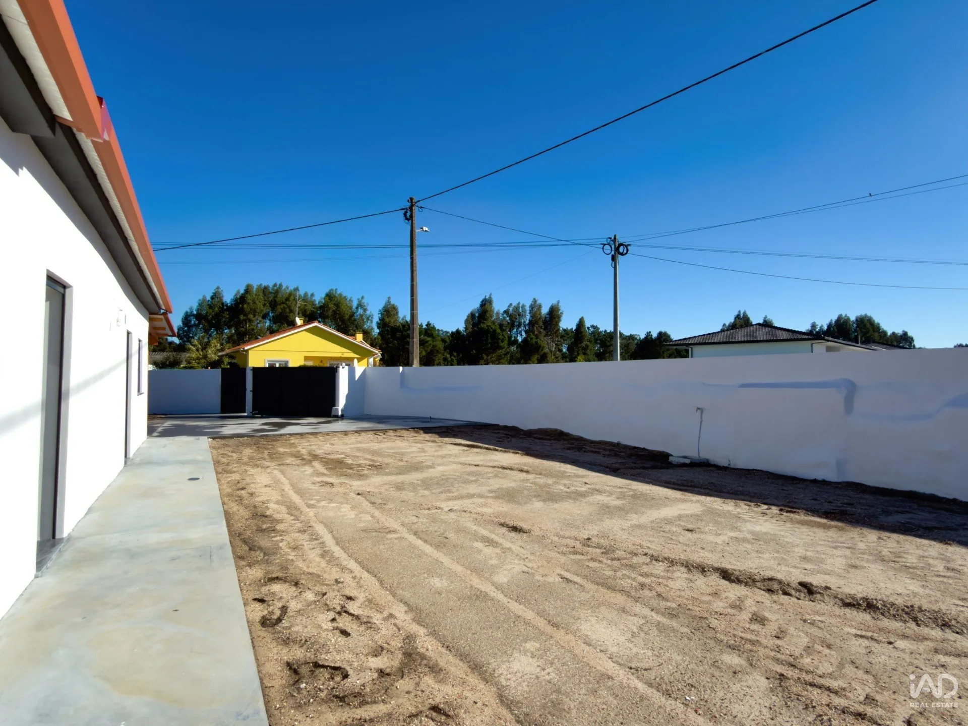 Furnished 3-Bedroom House with Garden in Coastal Marinha Grande - View image 9 of 27