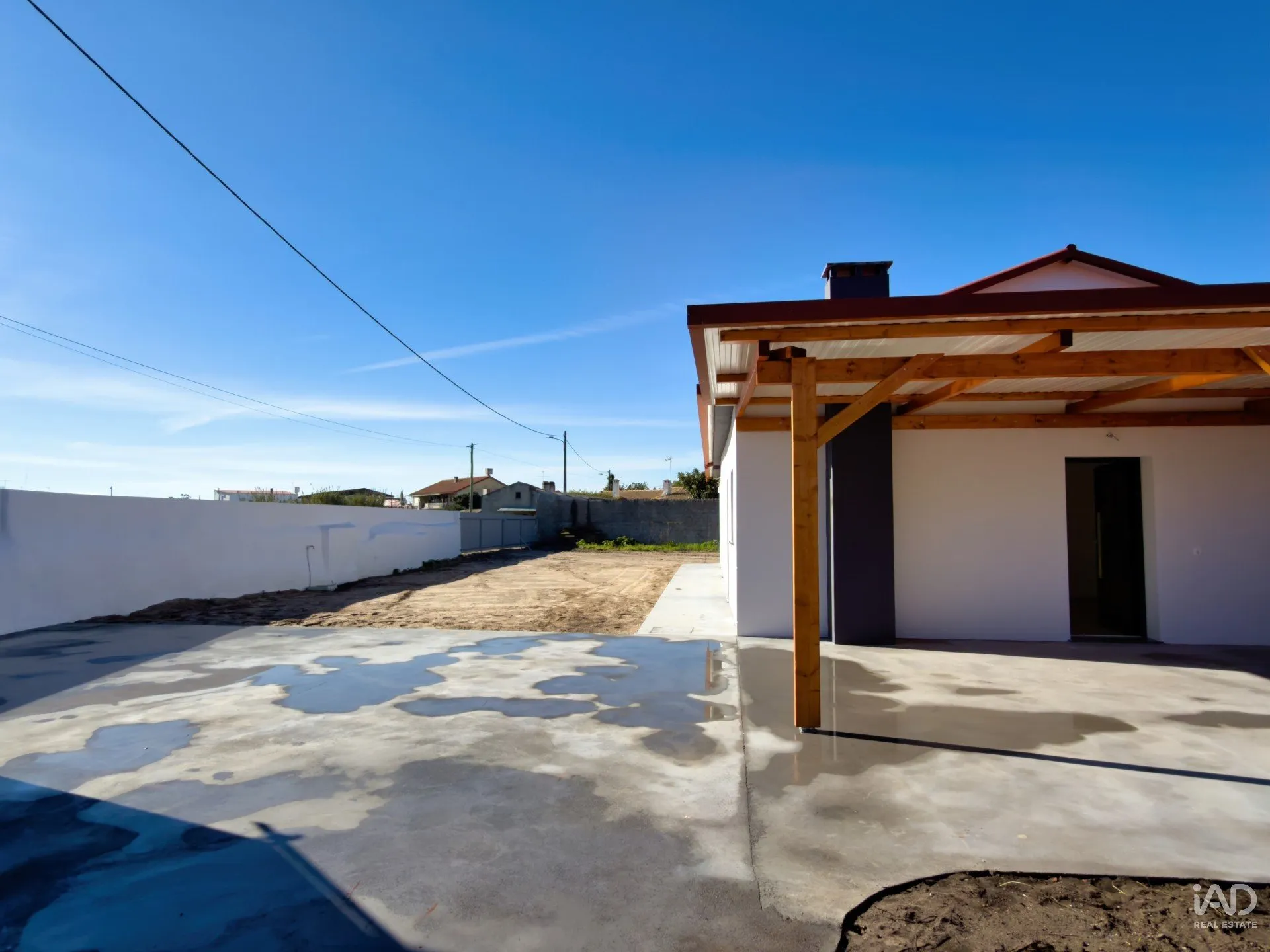 Furnished 3-Bedroom House with Garden in Coastal Marinha Grande - View image 10 of 27