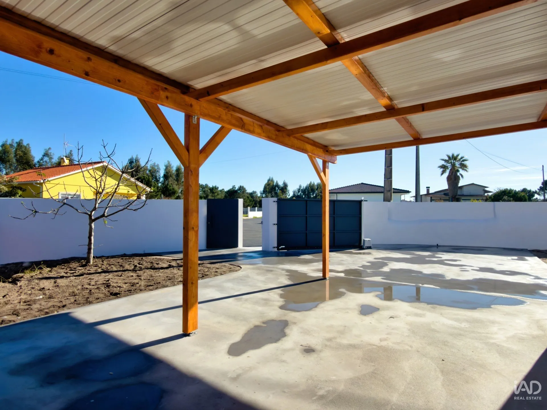 Furnished 3-Bedroom House with Garden in Coastal Marinha Grande - View image 11 of 27