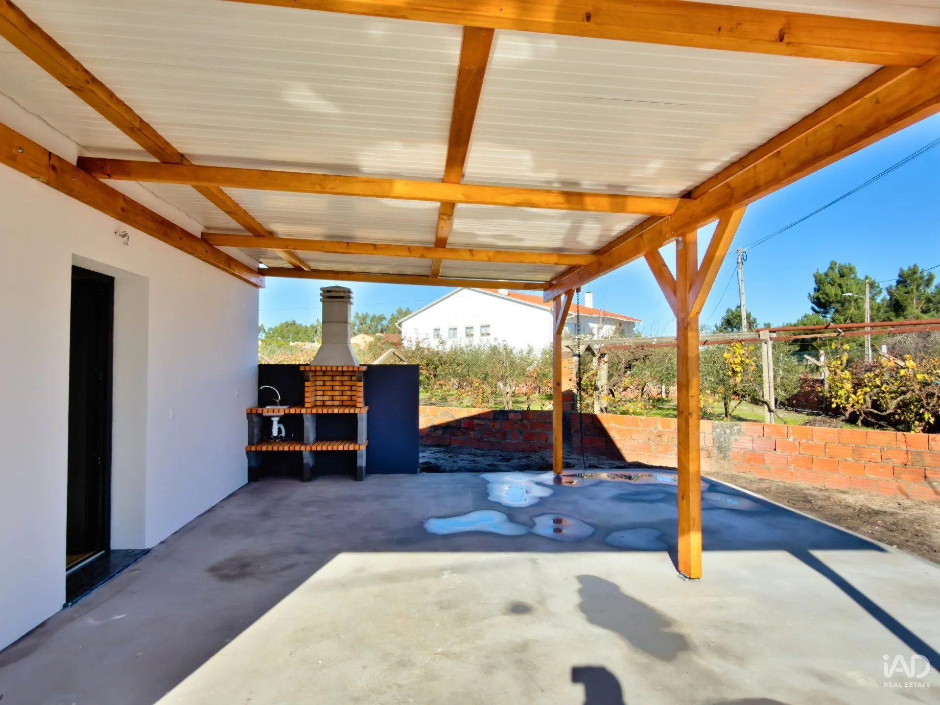 Furnished 3-Bedroom House with Garden in Coastal Marinha Grande - View image 13 of 27