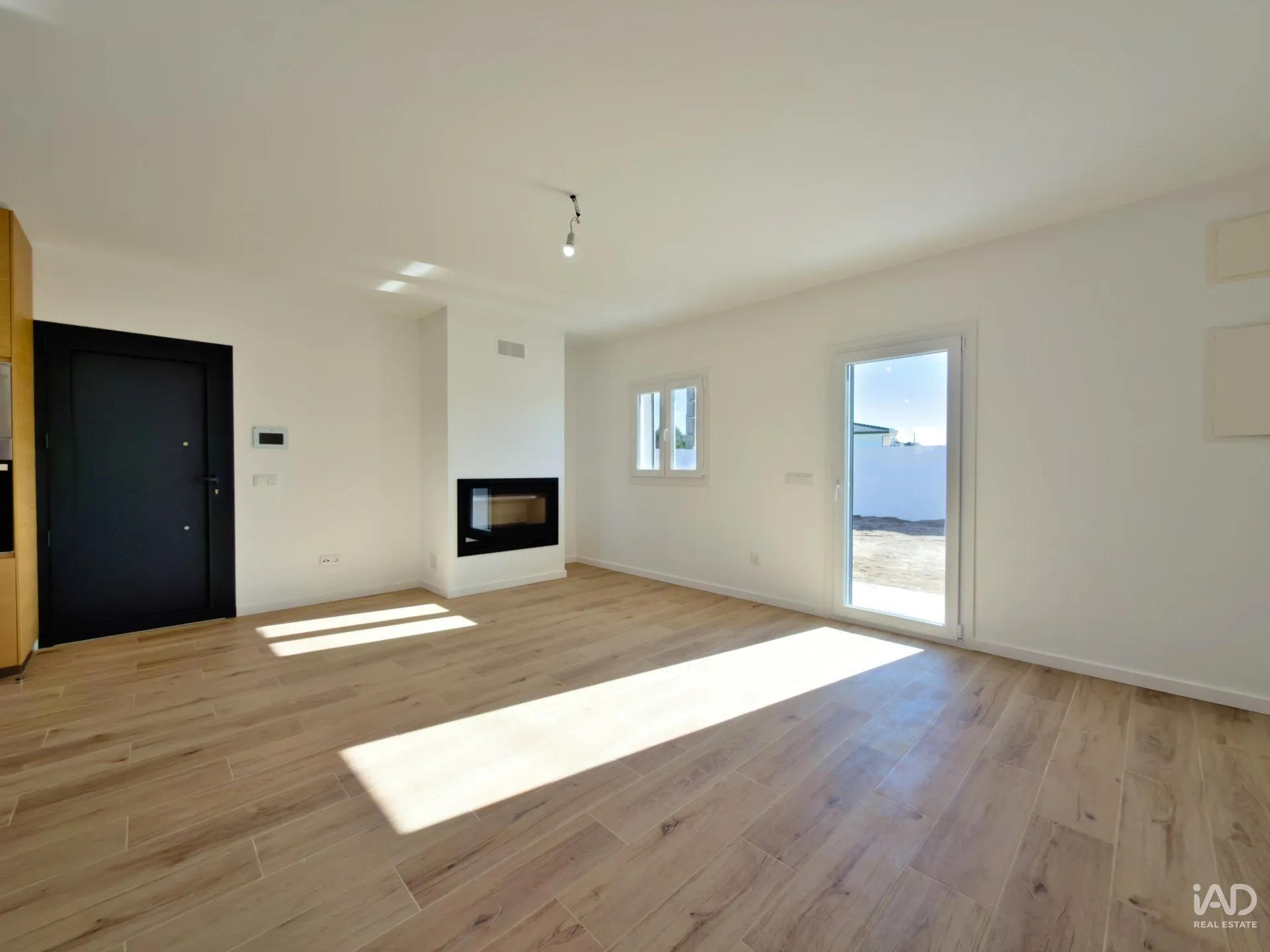 Furnished 3-Bedroom House with Garden in Coastal Marinha Grande - View image 15 of 27