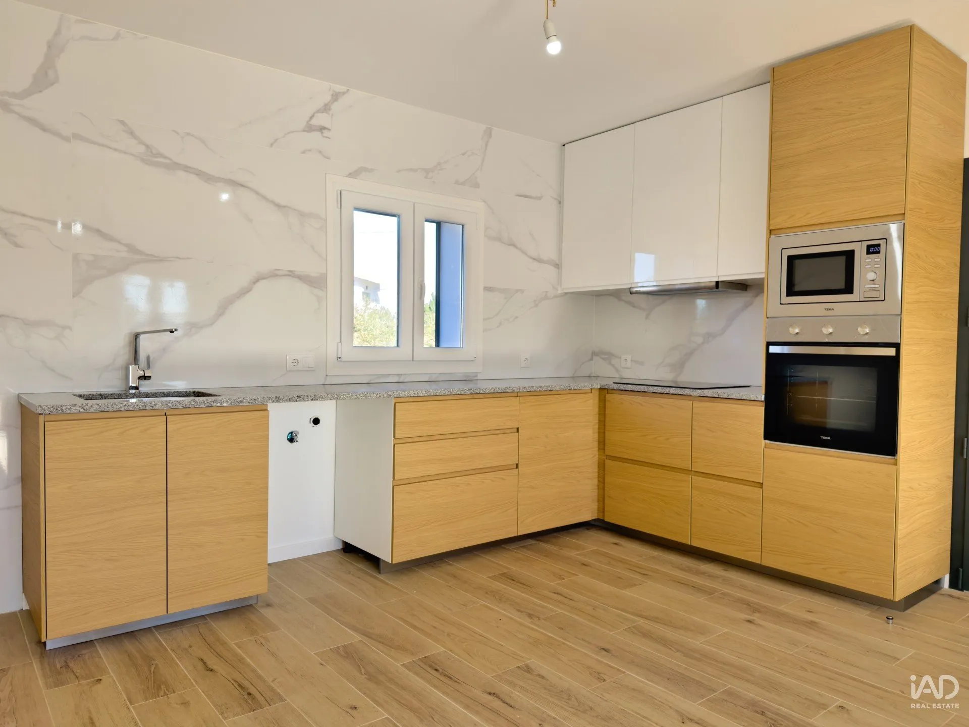 Furnished 3-Bedroom House with Garden in Coastal Marinha Grande - View image 18 of 27