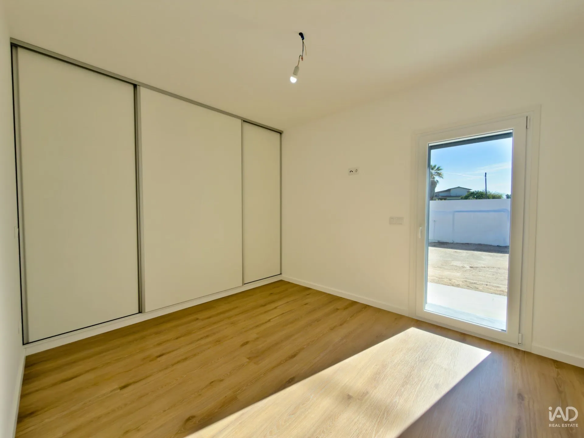 Furnished 3-Bedroom House with Garden in Coastal Marinha Grande - View image 21 of 27