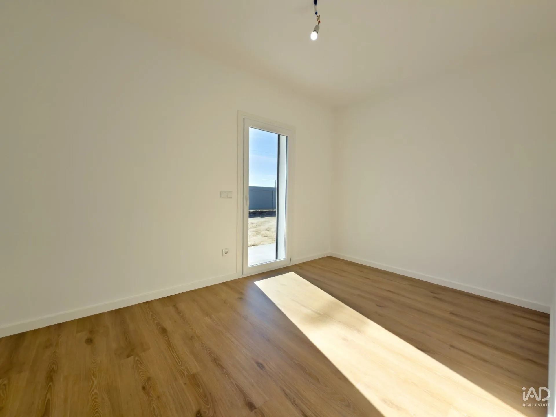 Furnished 3-Bedroom House with Garden in Coastal Marinha Grande - View image 23 of 27