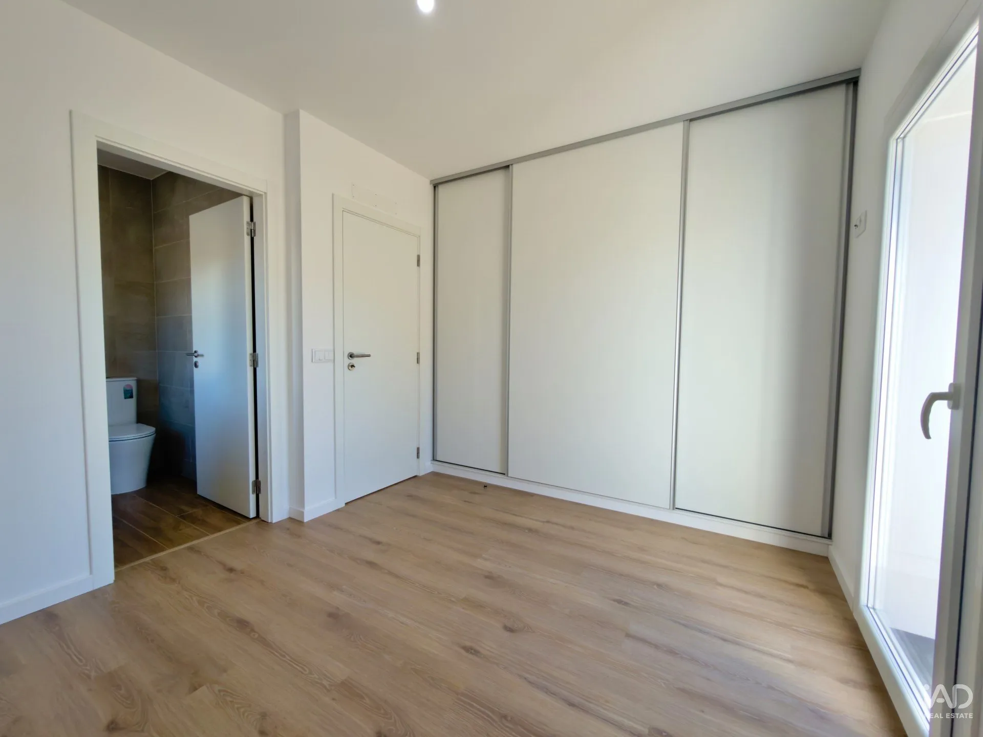 Furnished 3-Bedroom House with Garden in Coastal Marinha Grande - View image 25 of 27