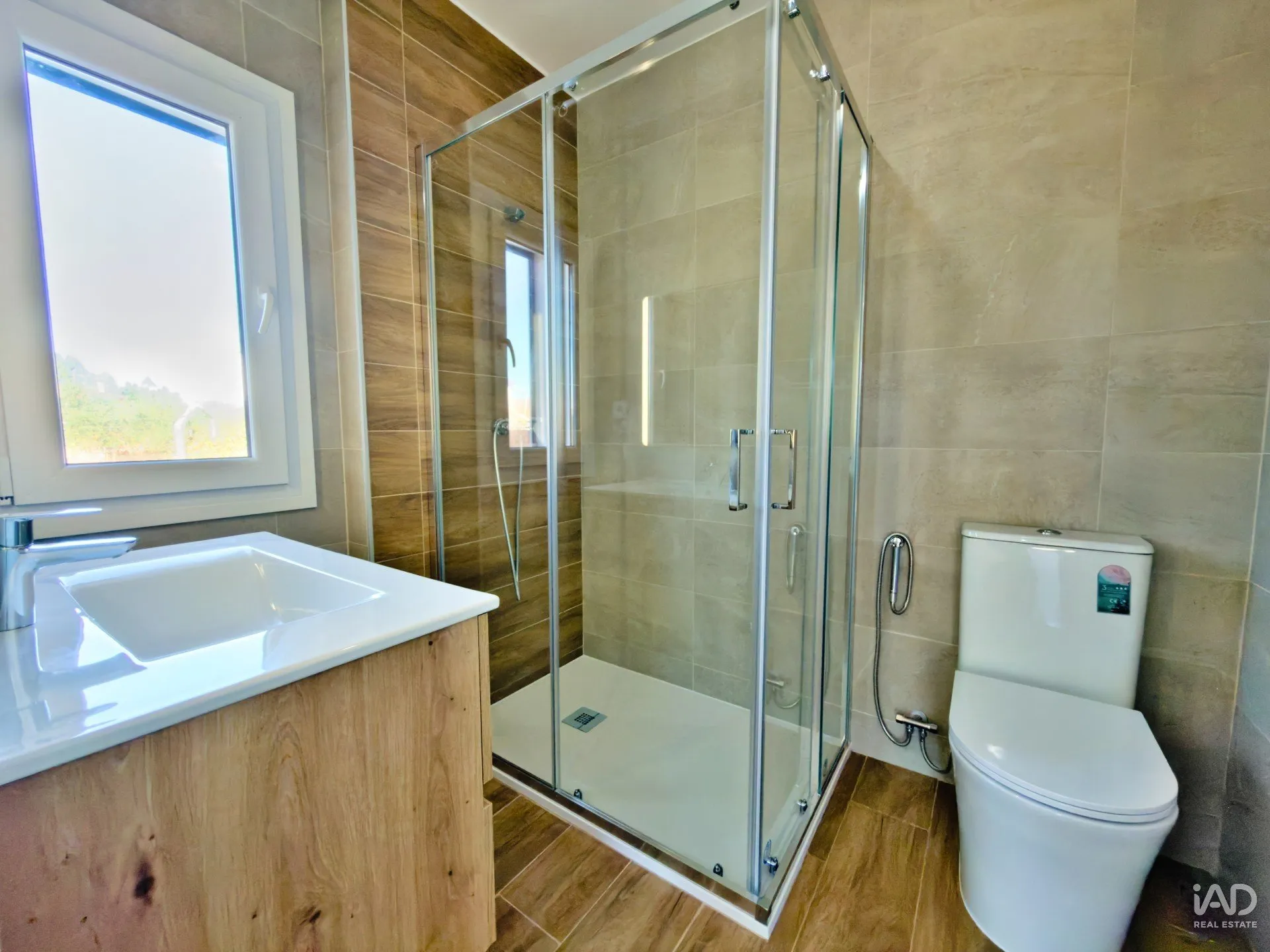 Furnished 3-Bedroom House with Garden in Coastal Marinha Grande - View image 26 of 27