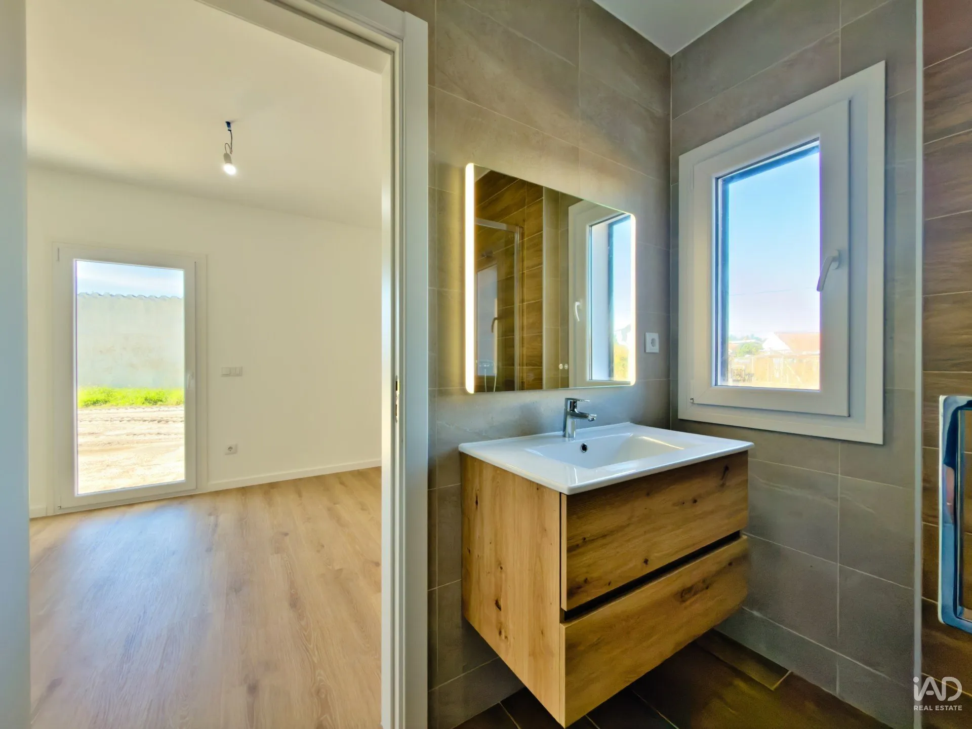 Furnished 3-Bedroom House with Garden in Coastal Marinha Grande - View image 27 of 27