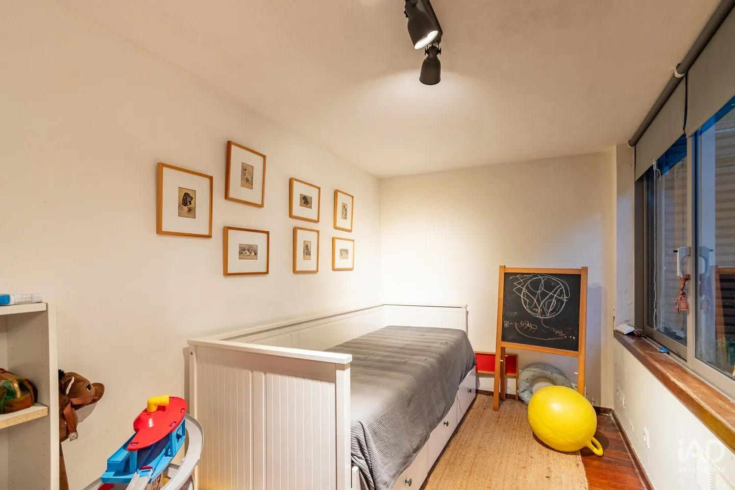 Contemporary 2-Bedroom Home with Garden and Terraces in Santa Comba Dão - View image 30 of 30