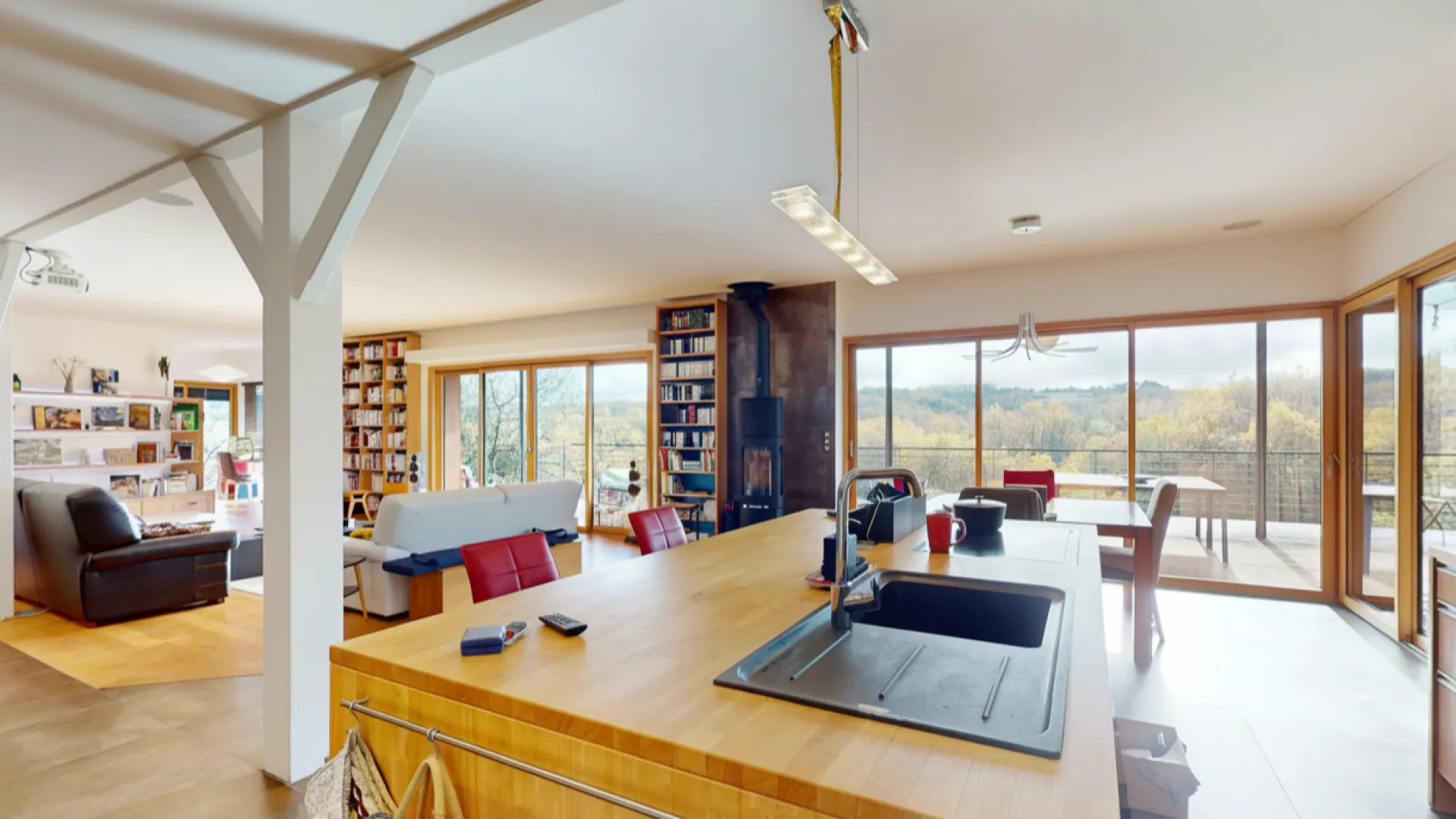 Contemporary Architect-Designed Wooden House with Expansive Terrace in Montignac - Image 4