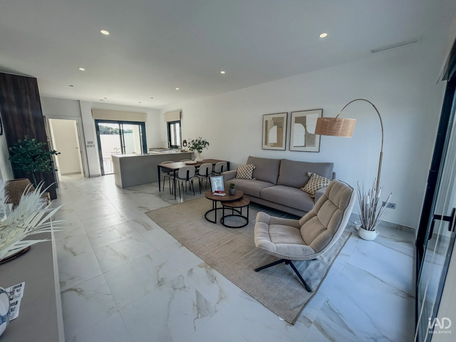 Contemporary 3-Bedroom House with Pool in Pilar de la Horadada - View image 7 of 40