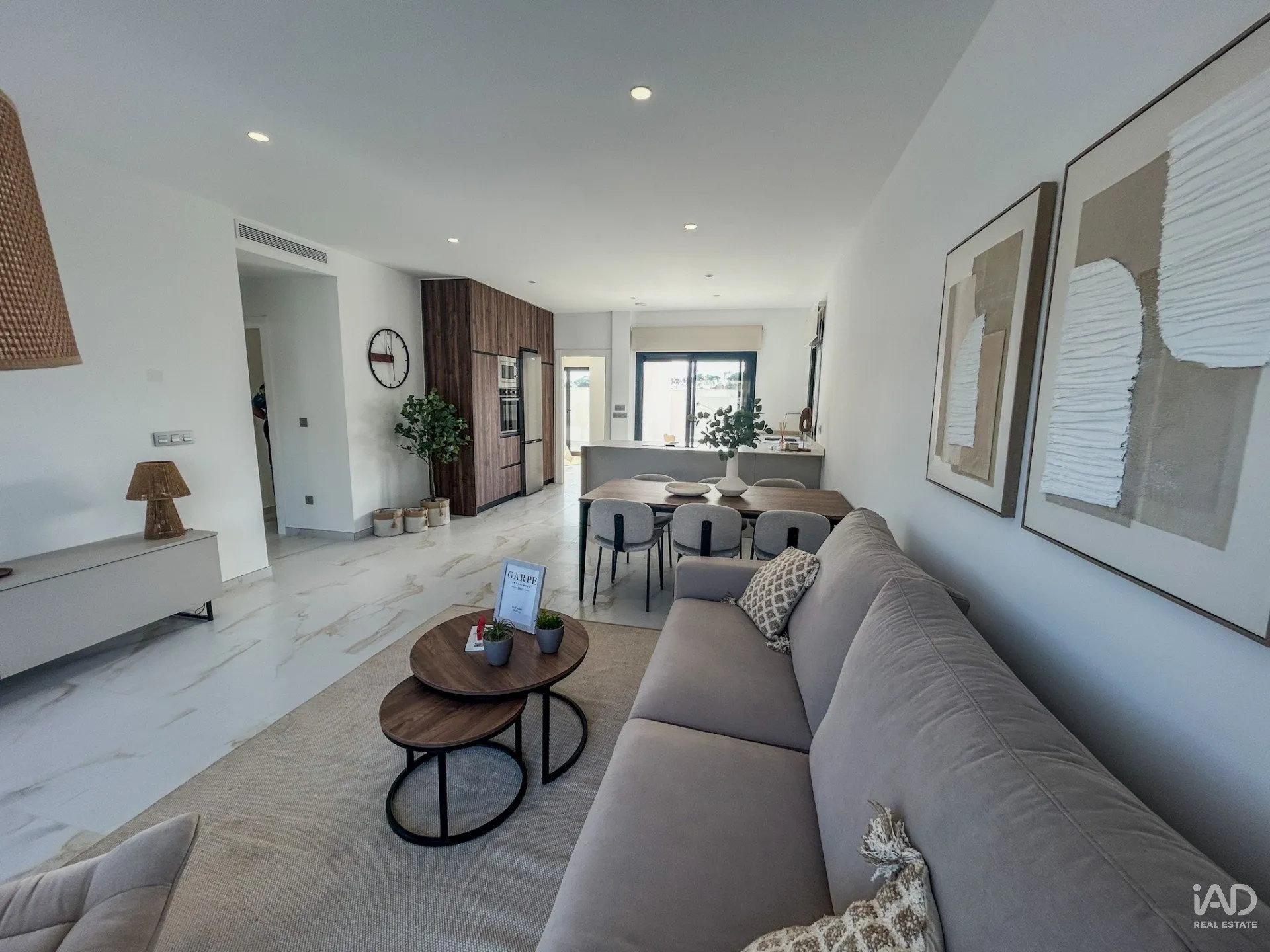 Contemporary 3-Bedroom House with Pool in Pilar de la Horadada - View image 9 of 40