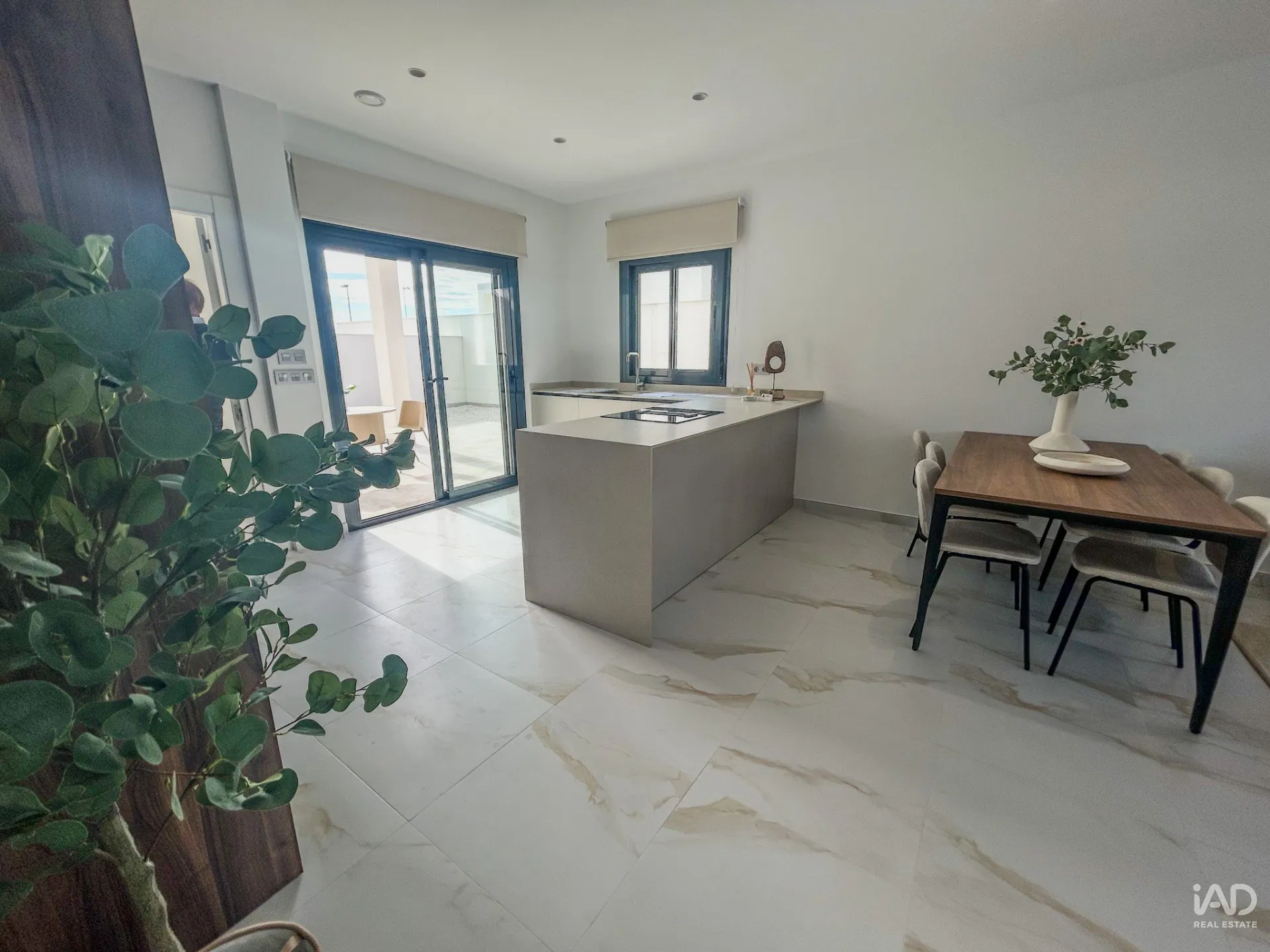 Contemporary 3-Bedroom House with Pool in Pilar de la Horadada - View image 11 of 40