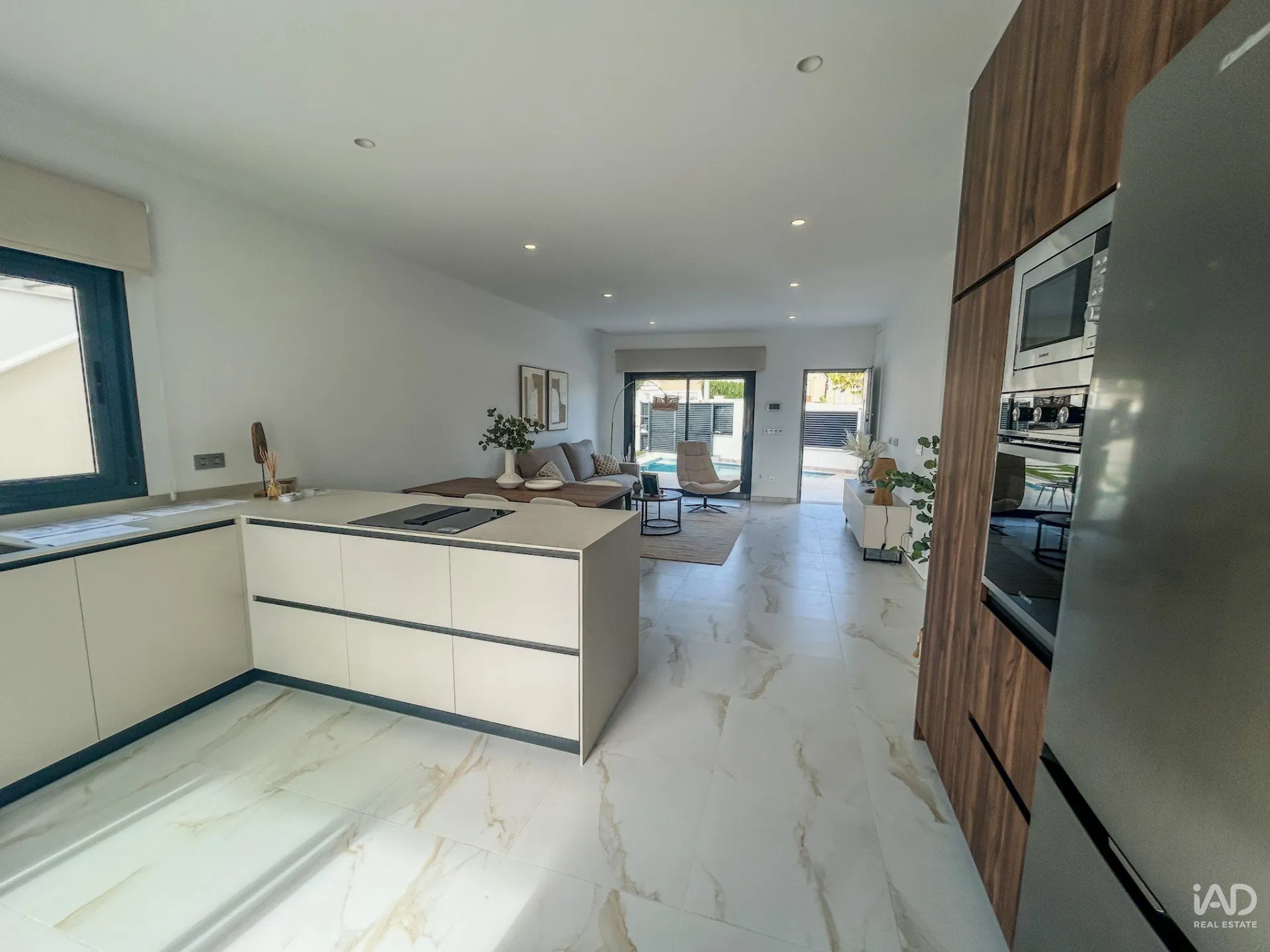 Contemporary 3-Bedroom House with Pool in Pilar de la Horadada - View image 14 of 40