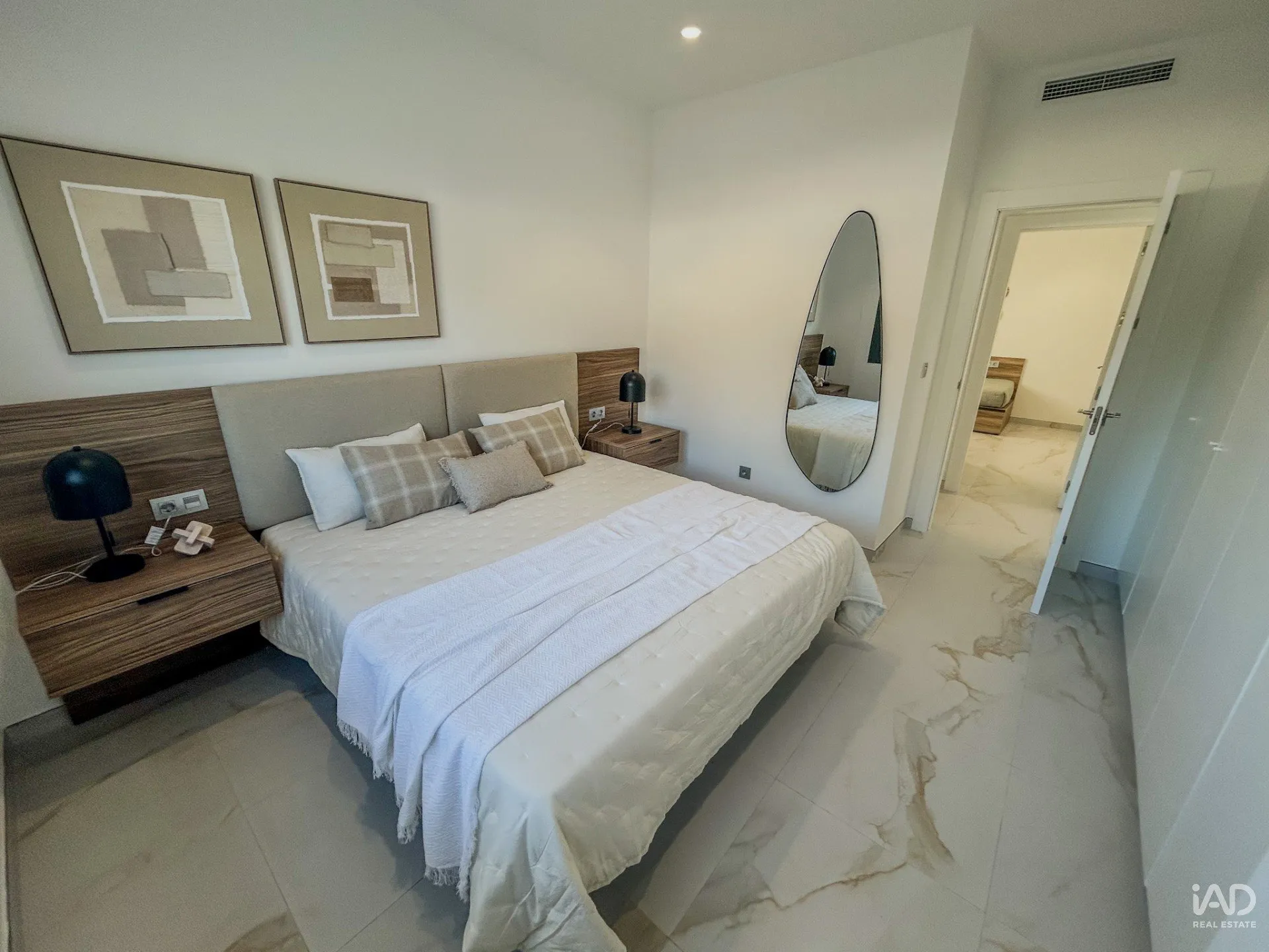 Contemporary 3-Bedroom House with Pool in Pilar de la Horadada - View image 20 of 40