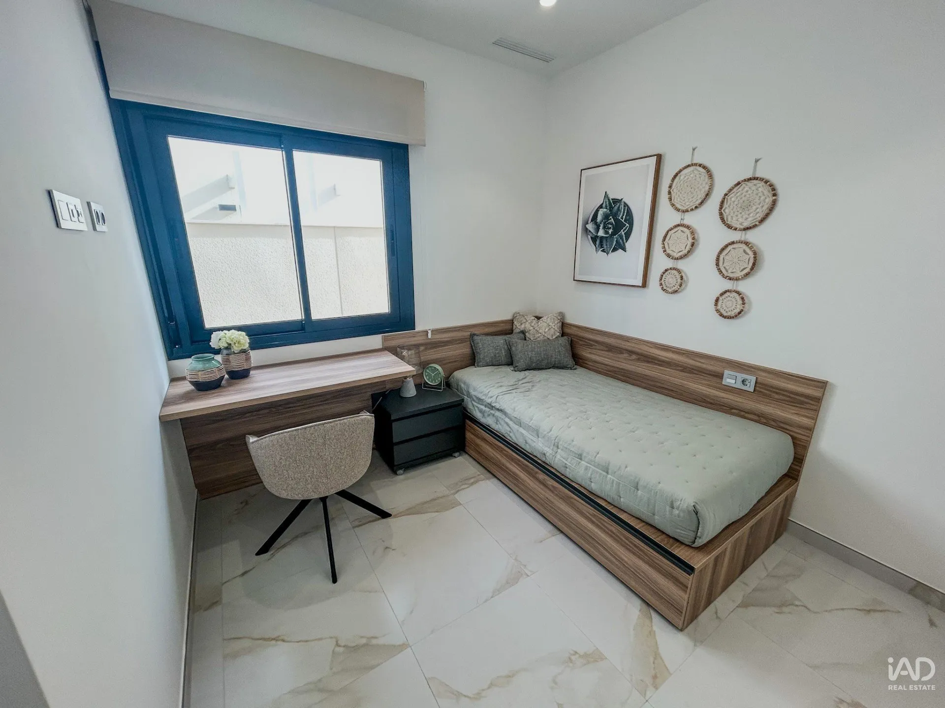 Contemporary 3-Bedroom House with Pool in Pilar de la Horadada - View image 25 of 40