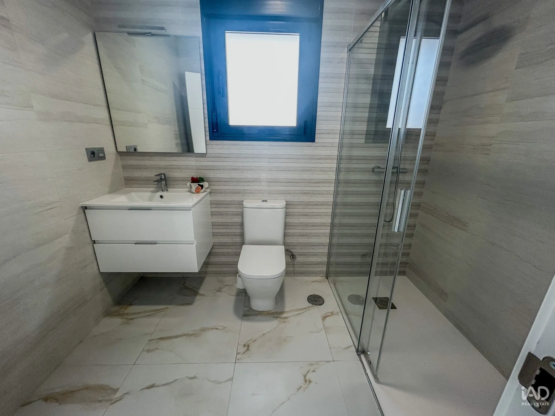 Contemporary 3-Bedroom House with Pool in Pilar de la Horadada - View image 27 of 40