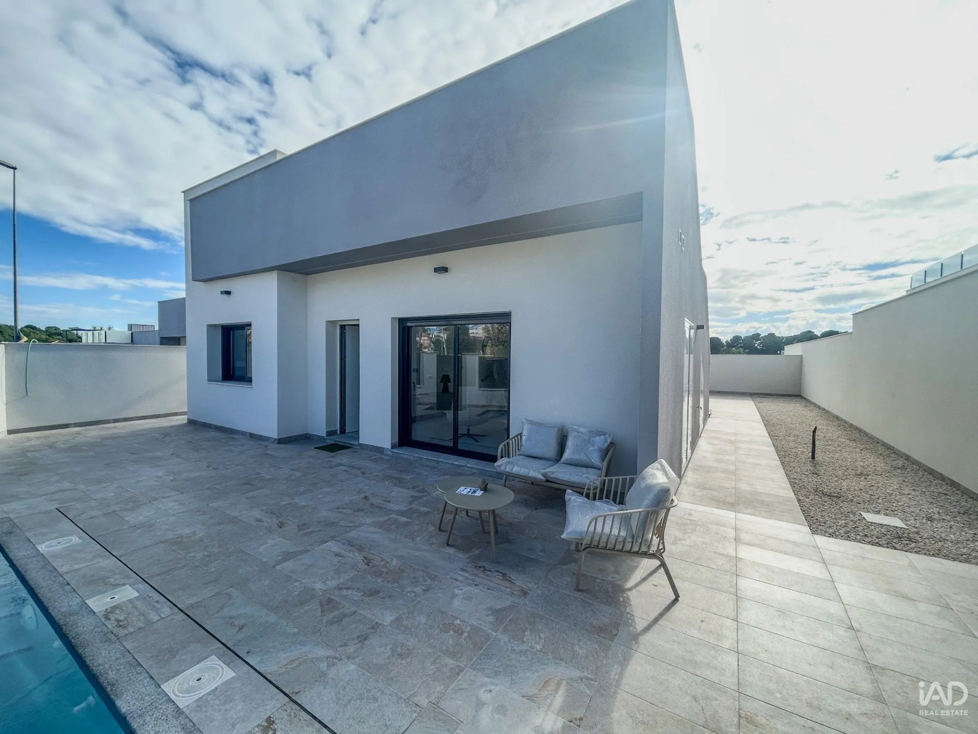 Contemporary 3-Bedroom House with Pool in Pilar de la Horadada - View image 33 of 40
