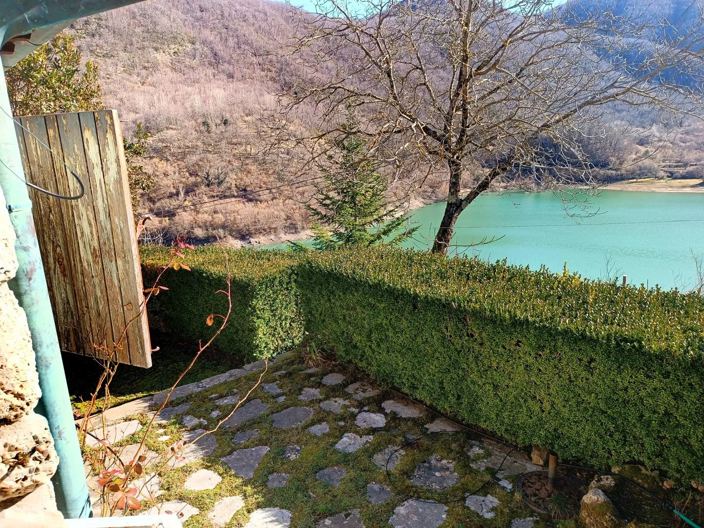 Lake-View House with Garden and Dual Living Spaces in Vagli Sotto - View image 6 of 40