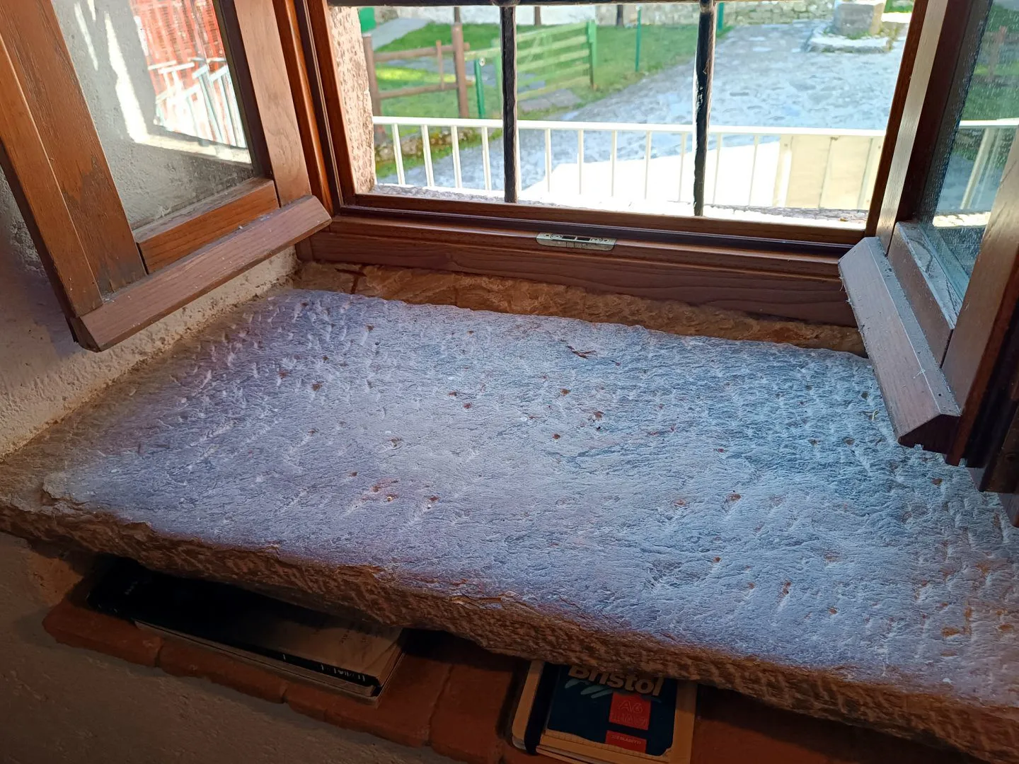 Lake-View House with Garden and Dual Living Spaces in Vagli Sotto - View image 11 of 40