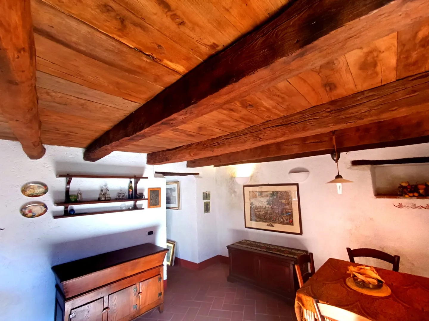 Lake-View House with Garden and Dual Living Spaces in Vagli Sotto - View image 12 of 40