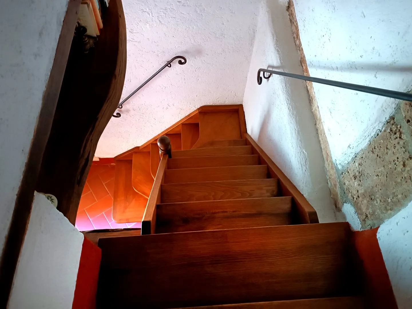 Lake-View House with Garden and Dual Living Spaces in Vagli Sotto - View image 18 of 40