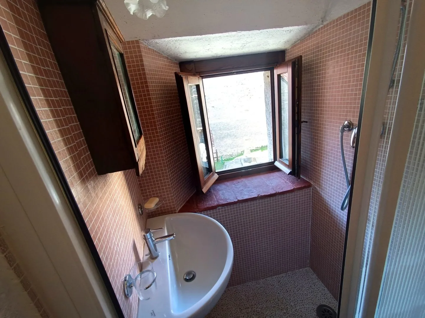 Lake-View House with Garden and Dual Living Spaces in Vagli Sotto - View image 22 of 40