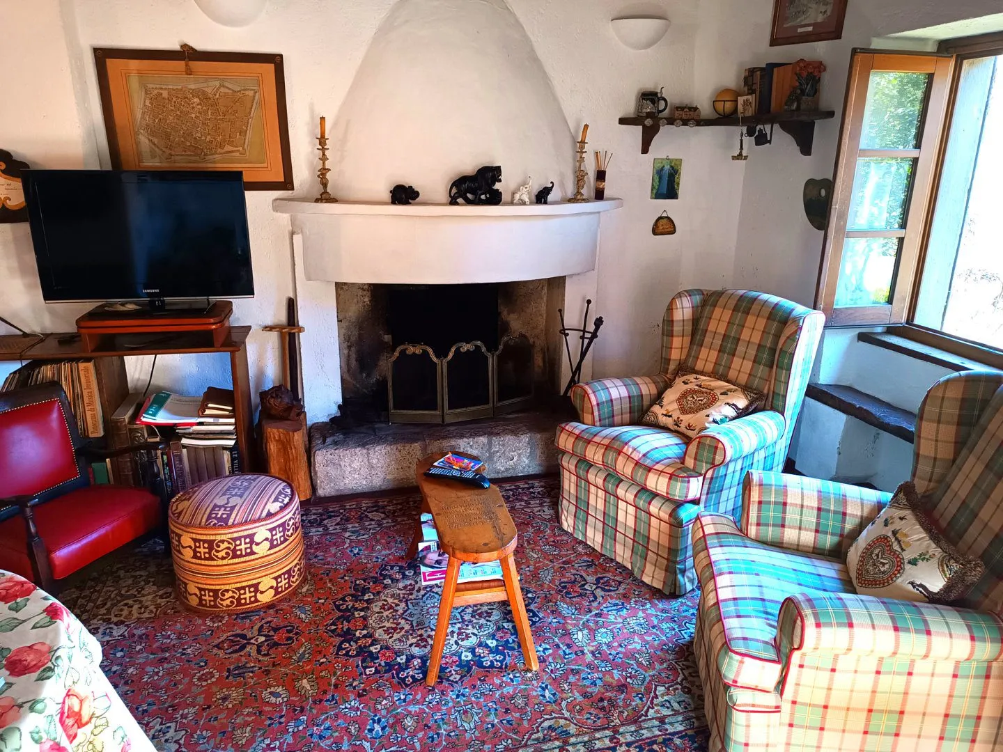 Lake-View House with Garden and Dual Living Spaces in Vagli Sotto - View image 26 of 40