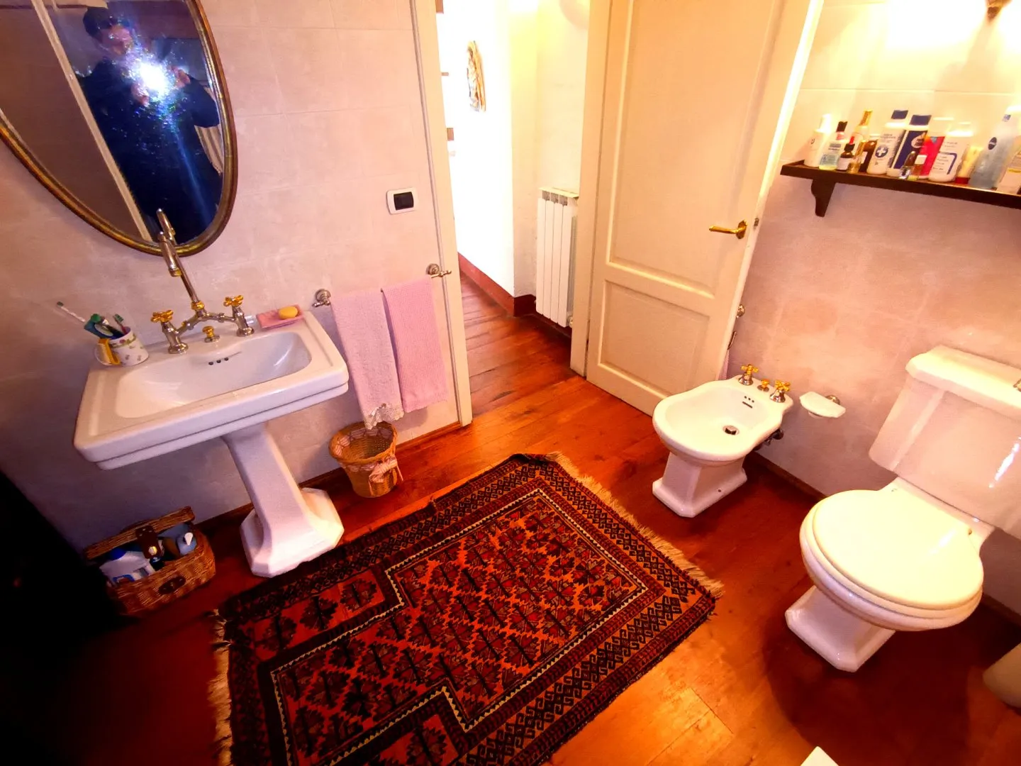 Lake-View House with Garden and Dual Living Spaces in Vagli Sotto - View image 35 of 40