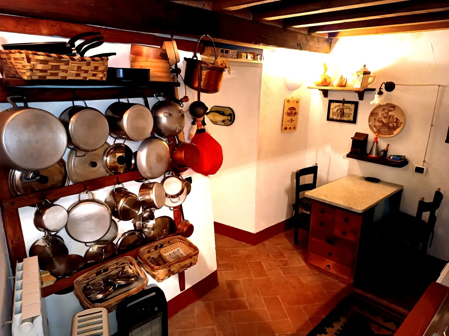 Lake-View House with Garden and Dual Living Spaces in Vagli Sotto - View image 39 of 40