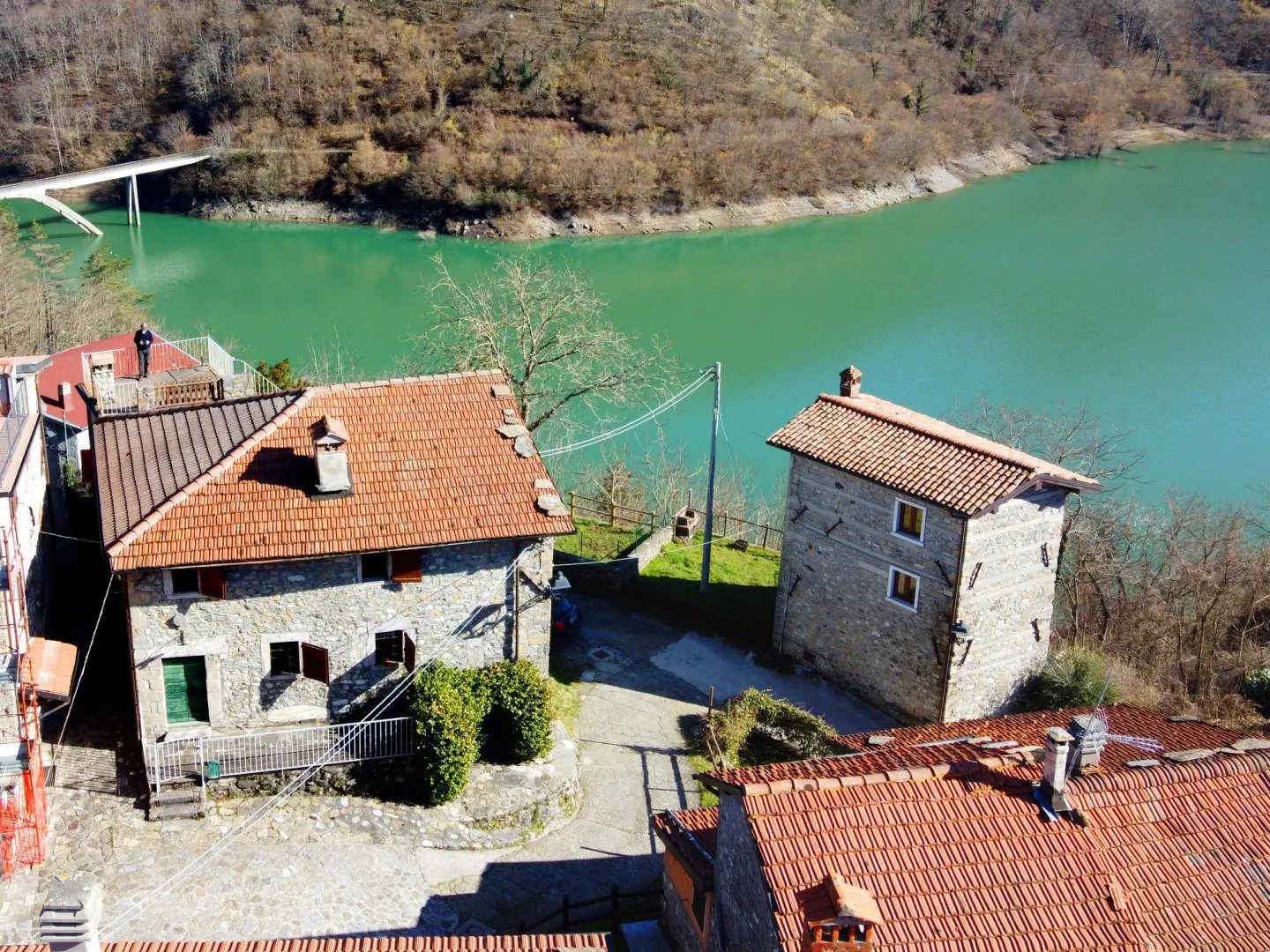 Lake-View House with Garden and Dual Living Spaces in Vagli Sotto - View image 40 of 40
