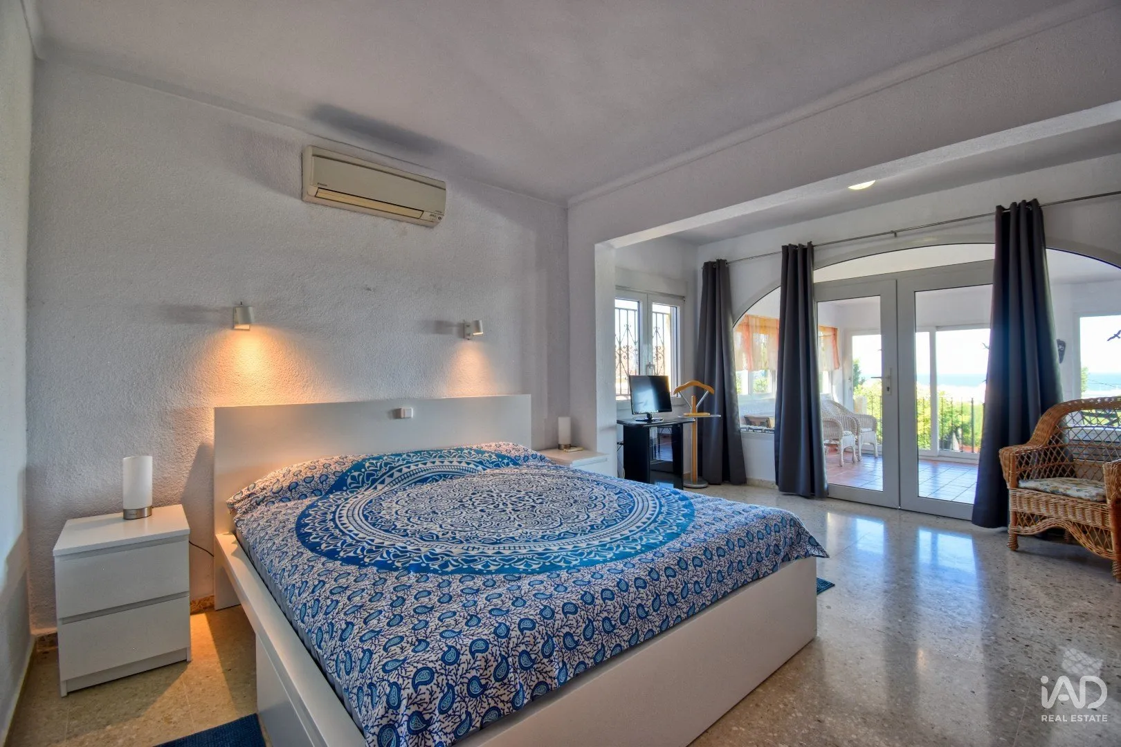 1970s Spanish Oasis with Garden and Pool in Dénia - View image 11 of 38