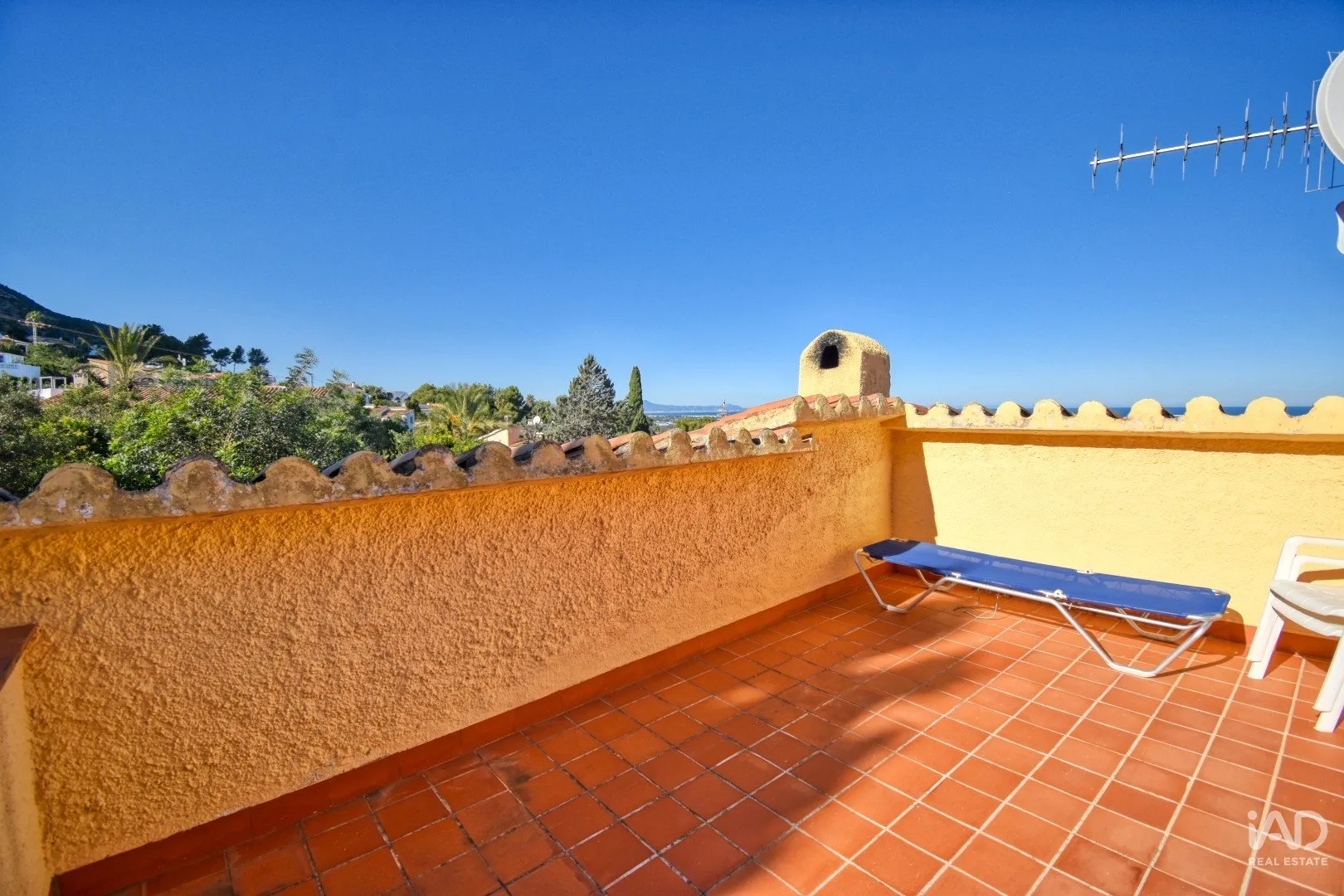 1970s Spanish Oasis with Garden and Pool in Dénia - View image 19 of 38