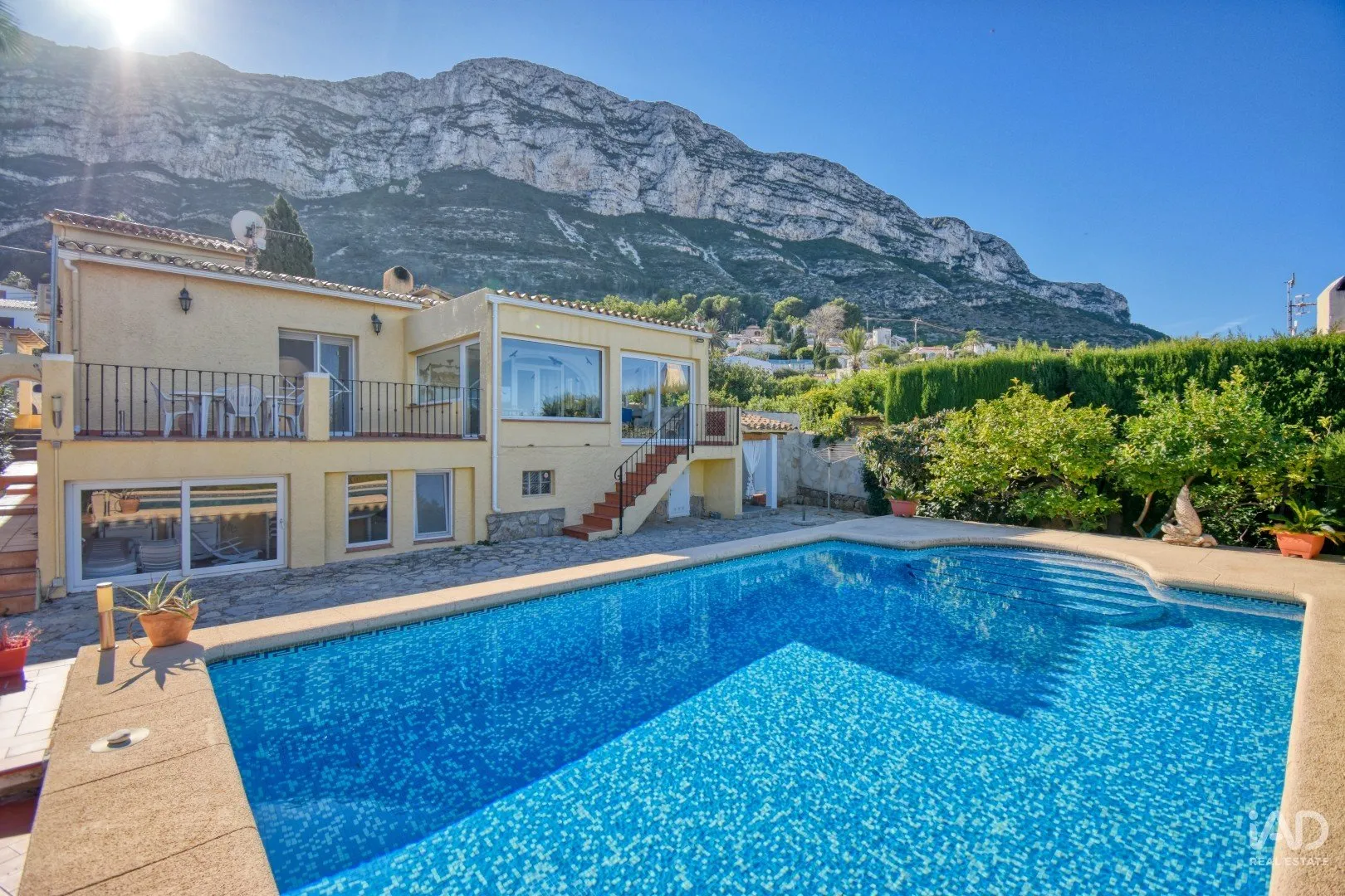 1970s Spanish Oasis with Garden and Pool in Dénia - View image 35 of 38