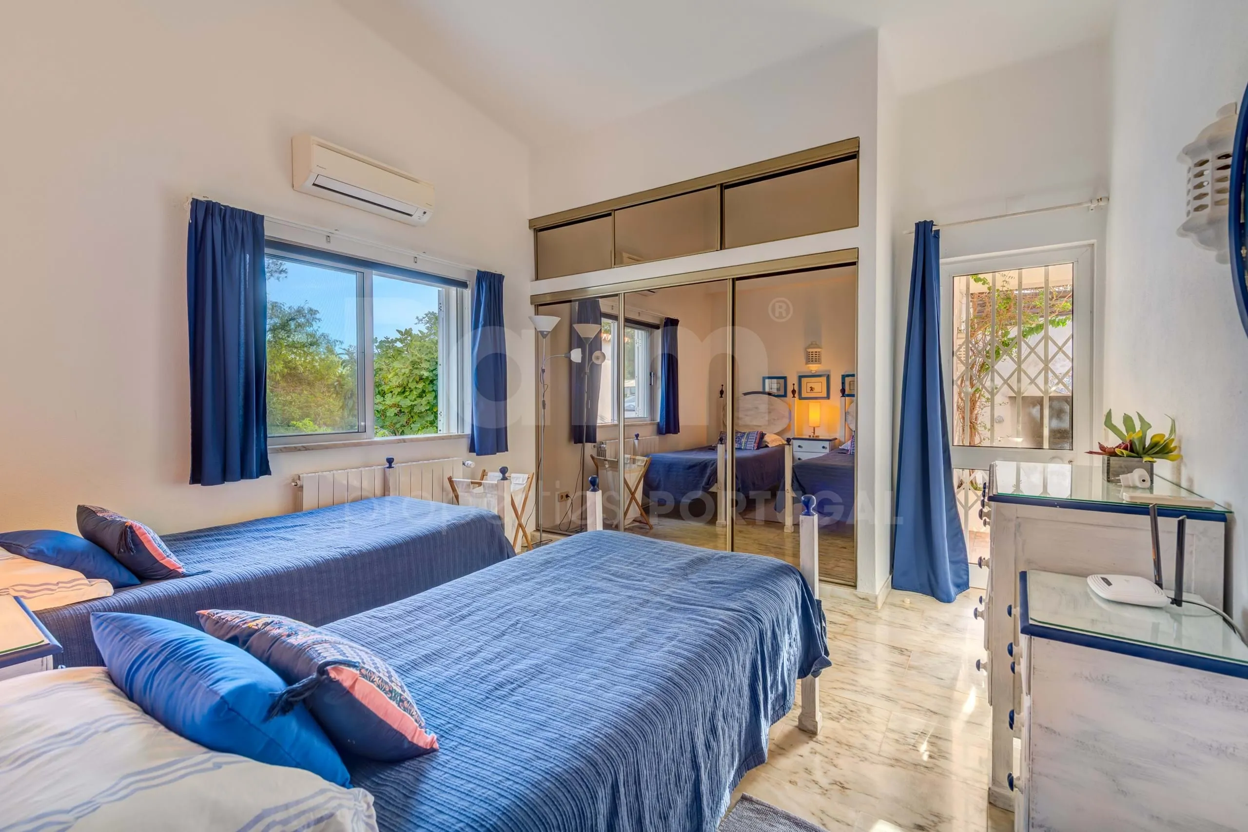 Elegant 8-Bedroom Villa with Pool and Gardens Near Algarve Coast - View image 13 of 57