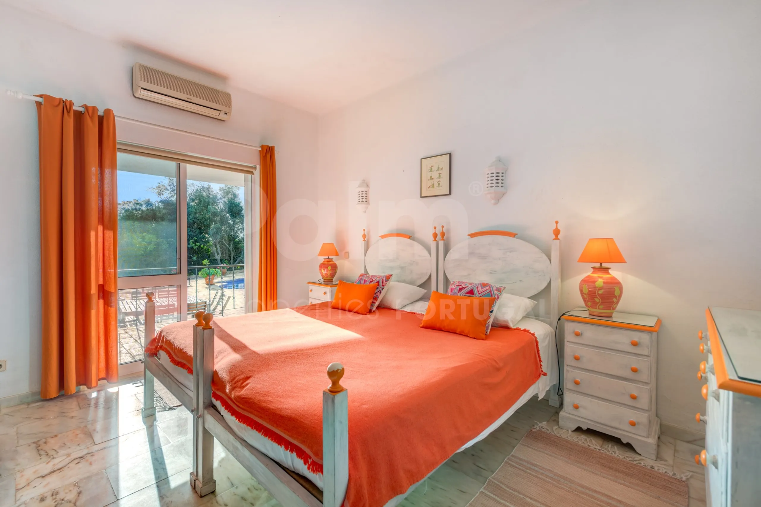 Elegant 8-Bedroom Villa with Pool and Gardens Near Algarve Coast - View image 15 of 57