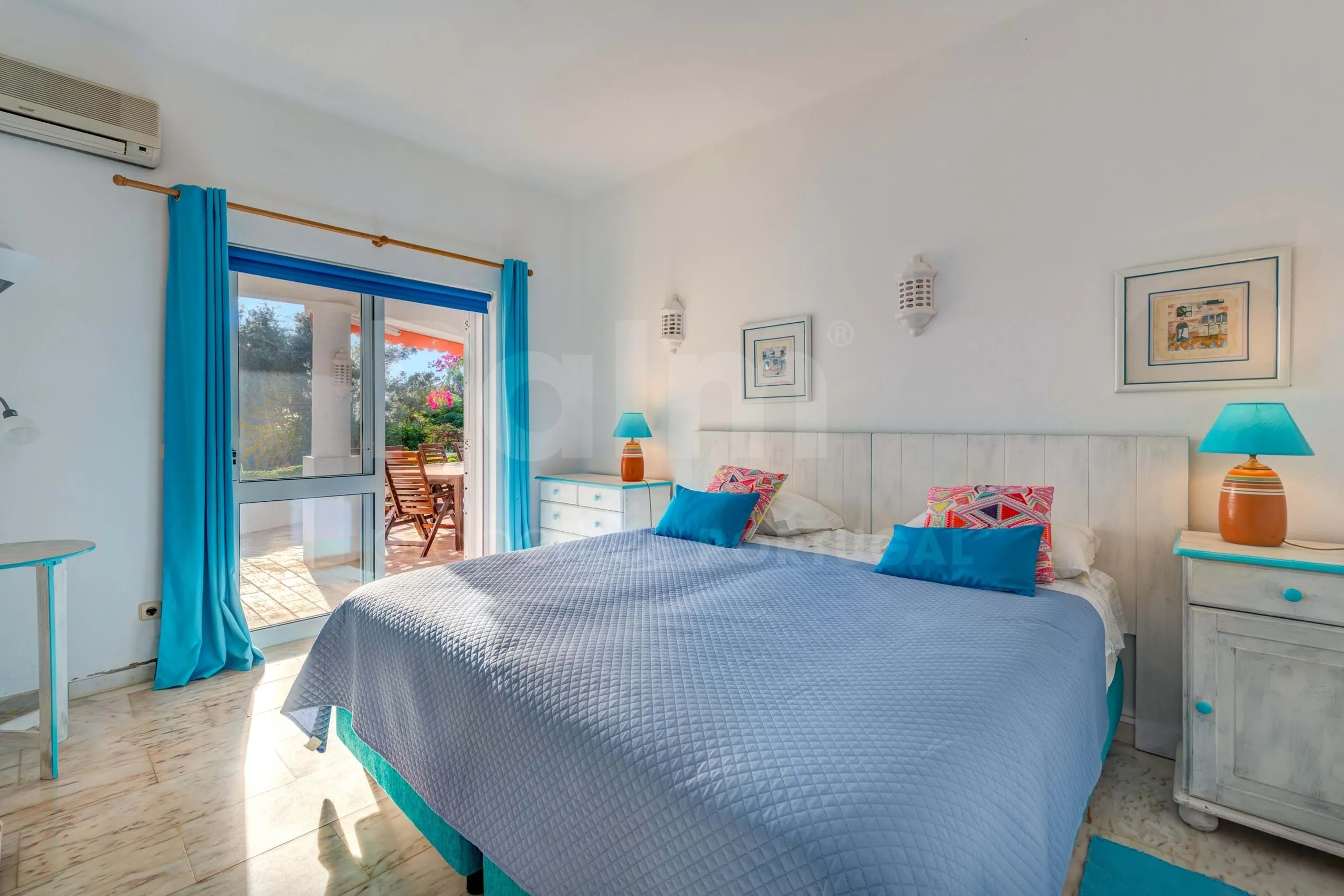 Elegant 8-Bedroom Villa with Pool and Gardens Near Algarve Coast - View image 20 of 57