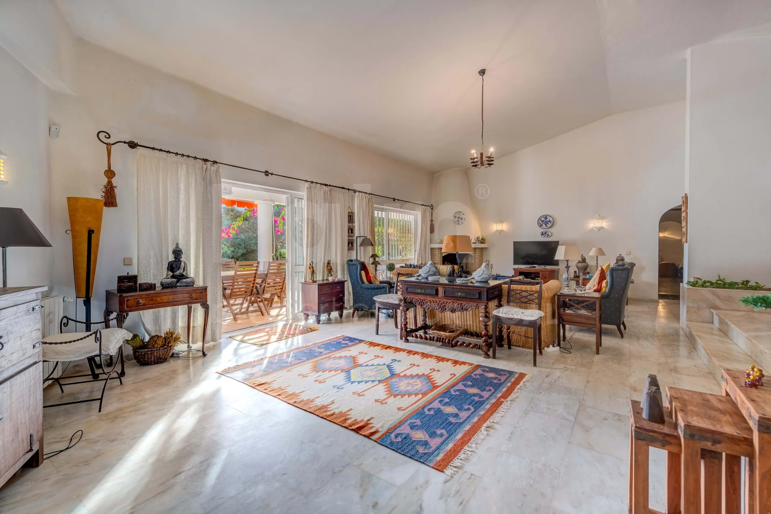 Elegant 8-Bedroom Villa with Pool and Gardens Near Algarve Coast - View image 35 of 57