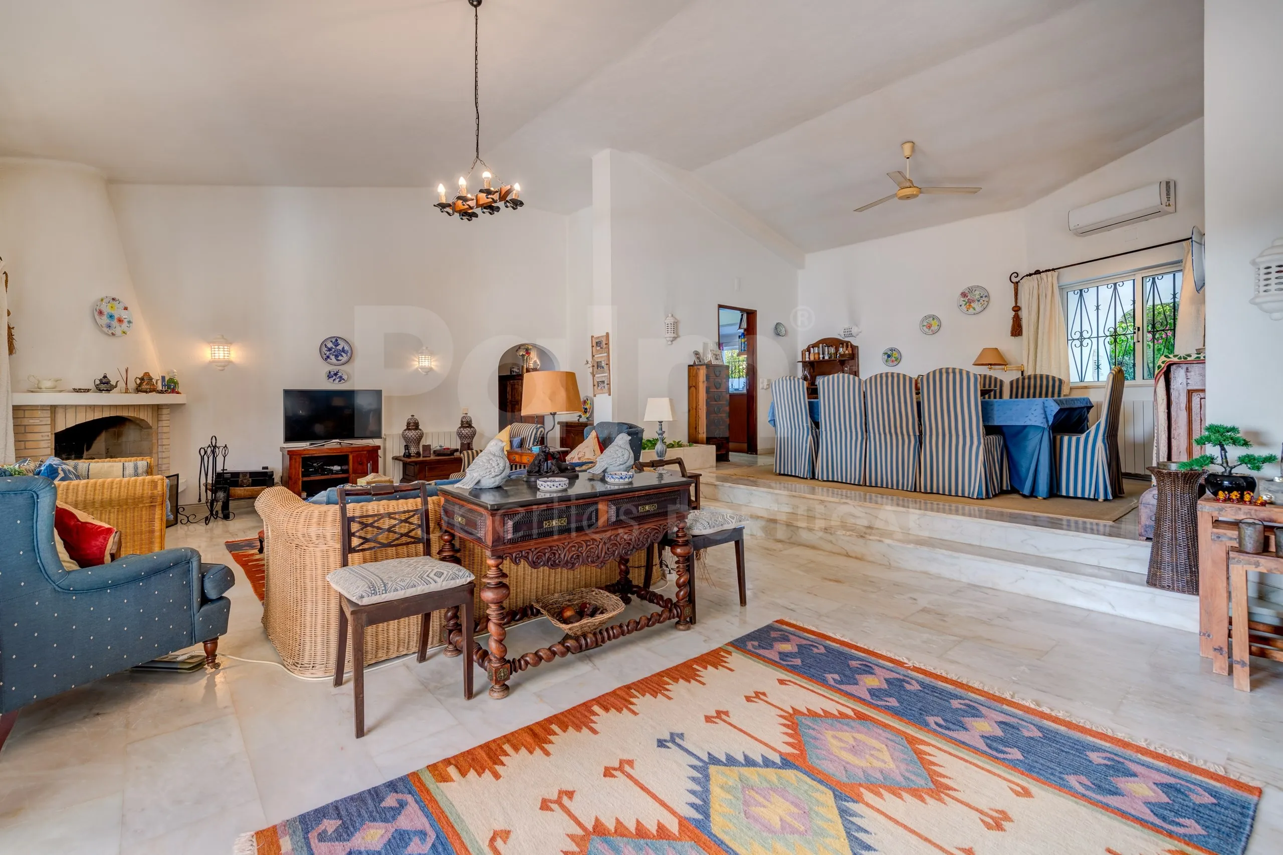 Elegant 8-Bedroom Villa with Pool and Gardens Near Algarve Coast - View image 36 of 57