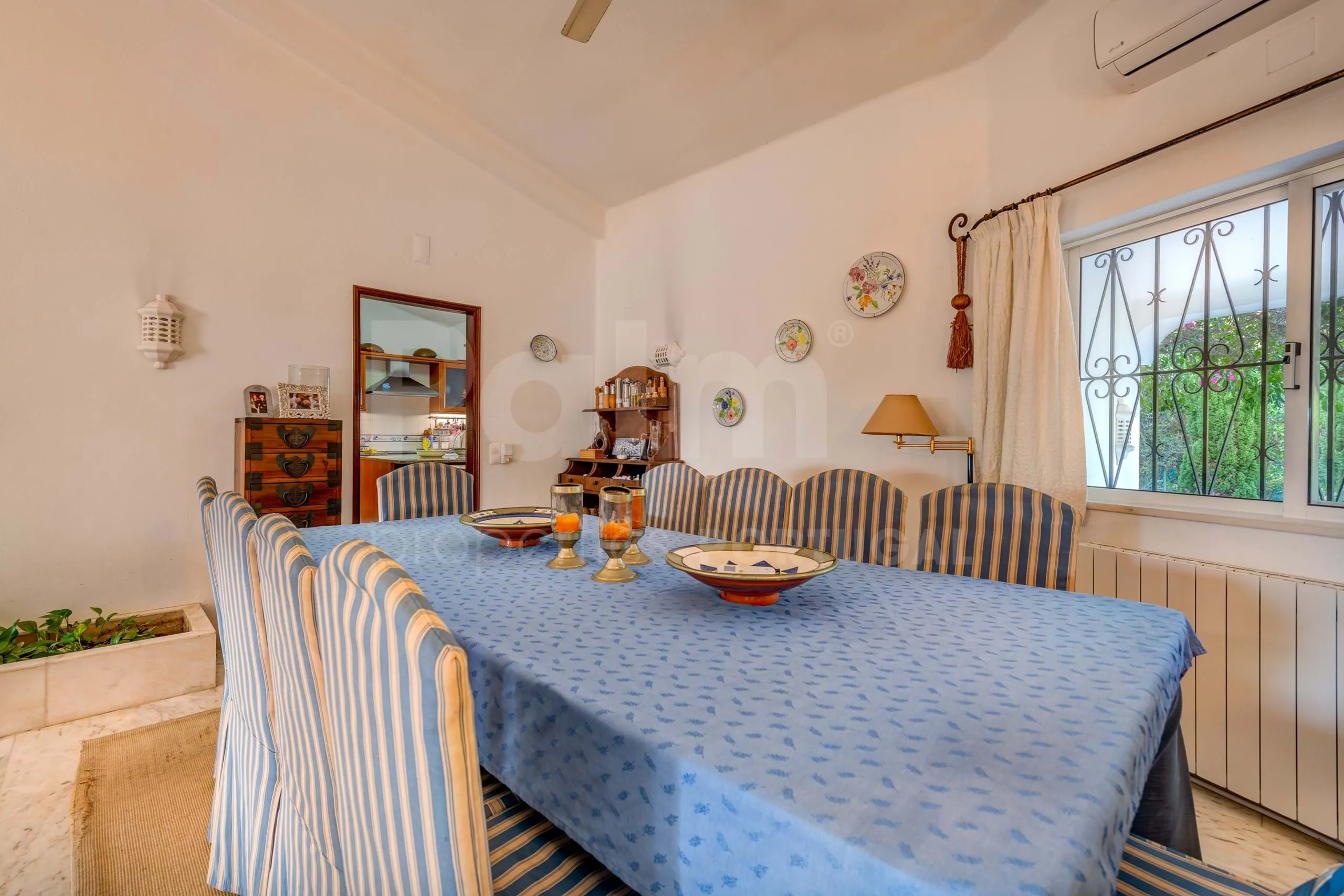 Elegant 8-Bedroom Villa with Pool and Gardens Near Algarve Coast - View image 37 of 57