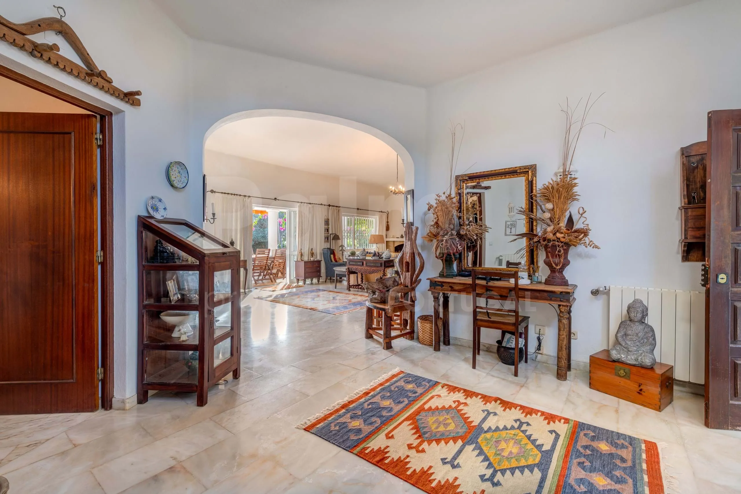 Elegant 8-Bedroom Villa with Pool and Gardens Near Algarve Coast - View image 39 of 57