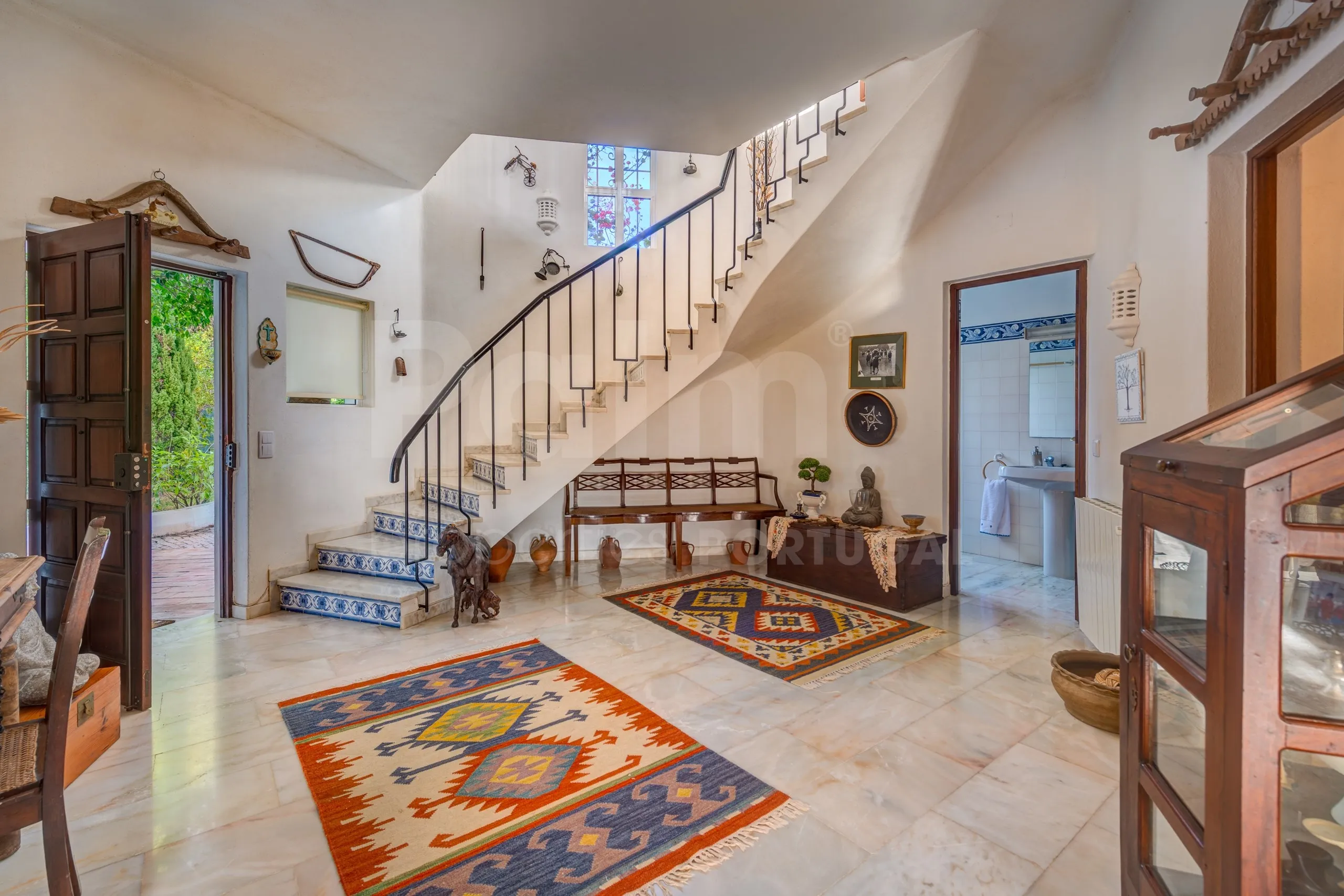 Elegant 8-Bedroom Villa with Pool and Gardens Near Algarve Coast - View image 40 of 57